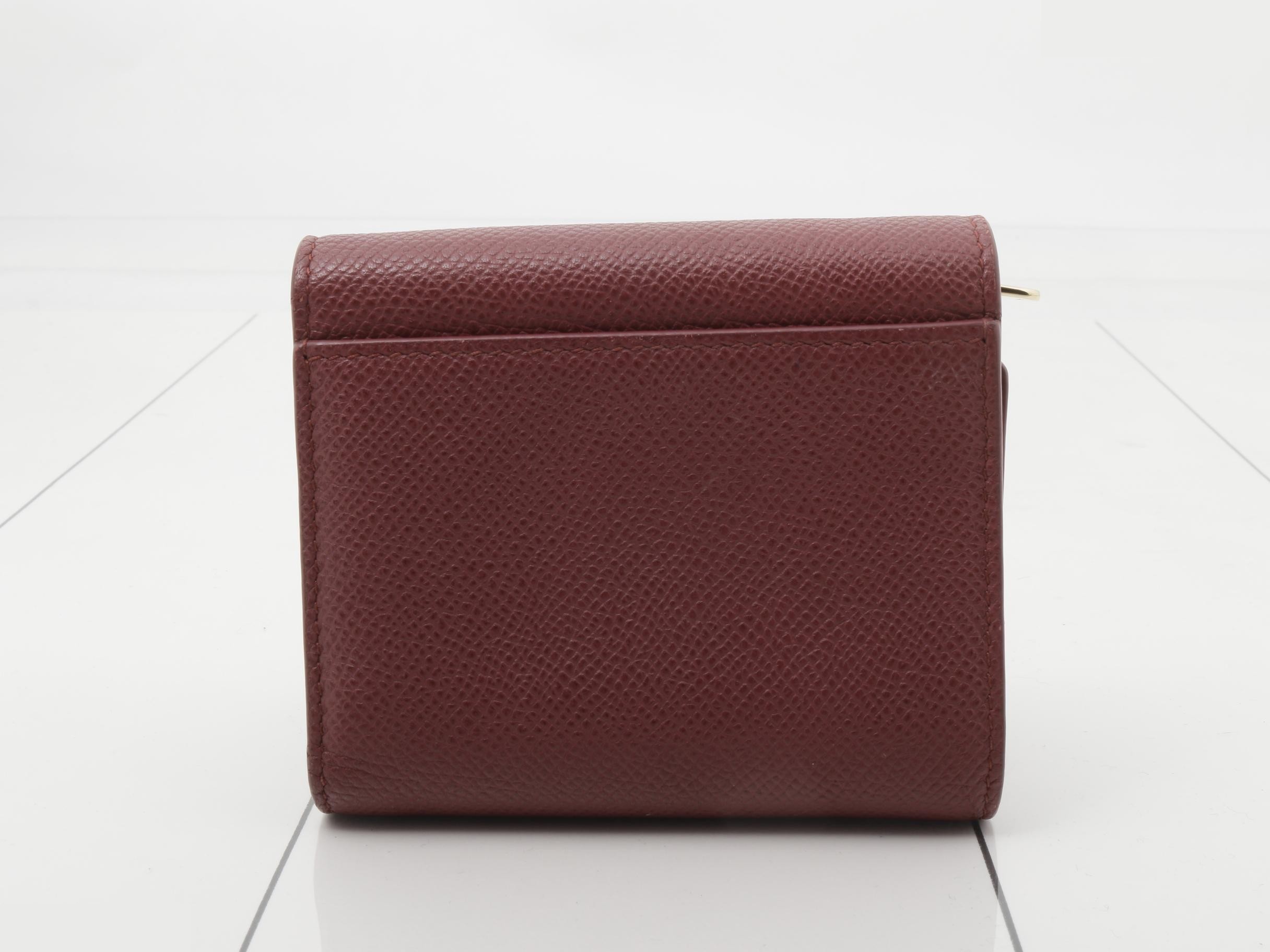 wallet — view 2