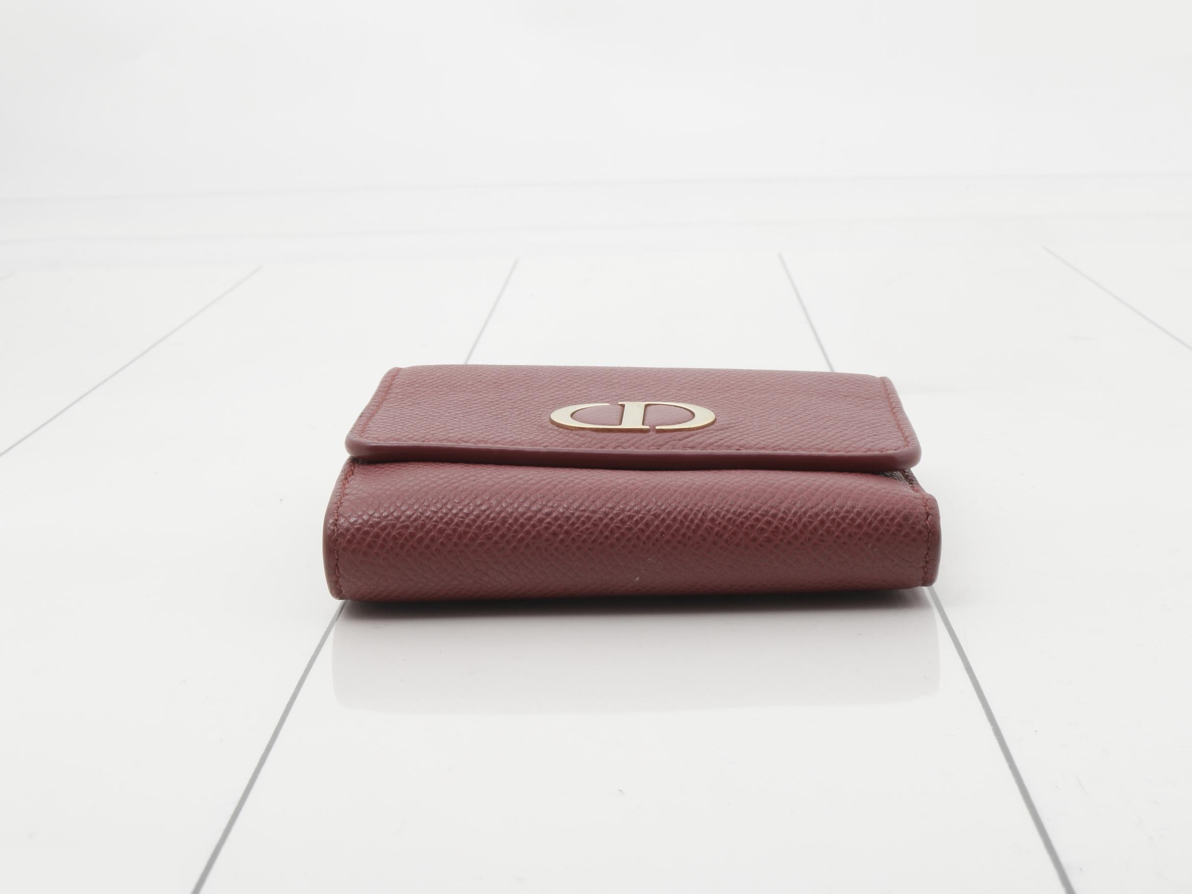 wallet — view 3