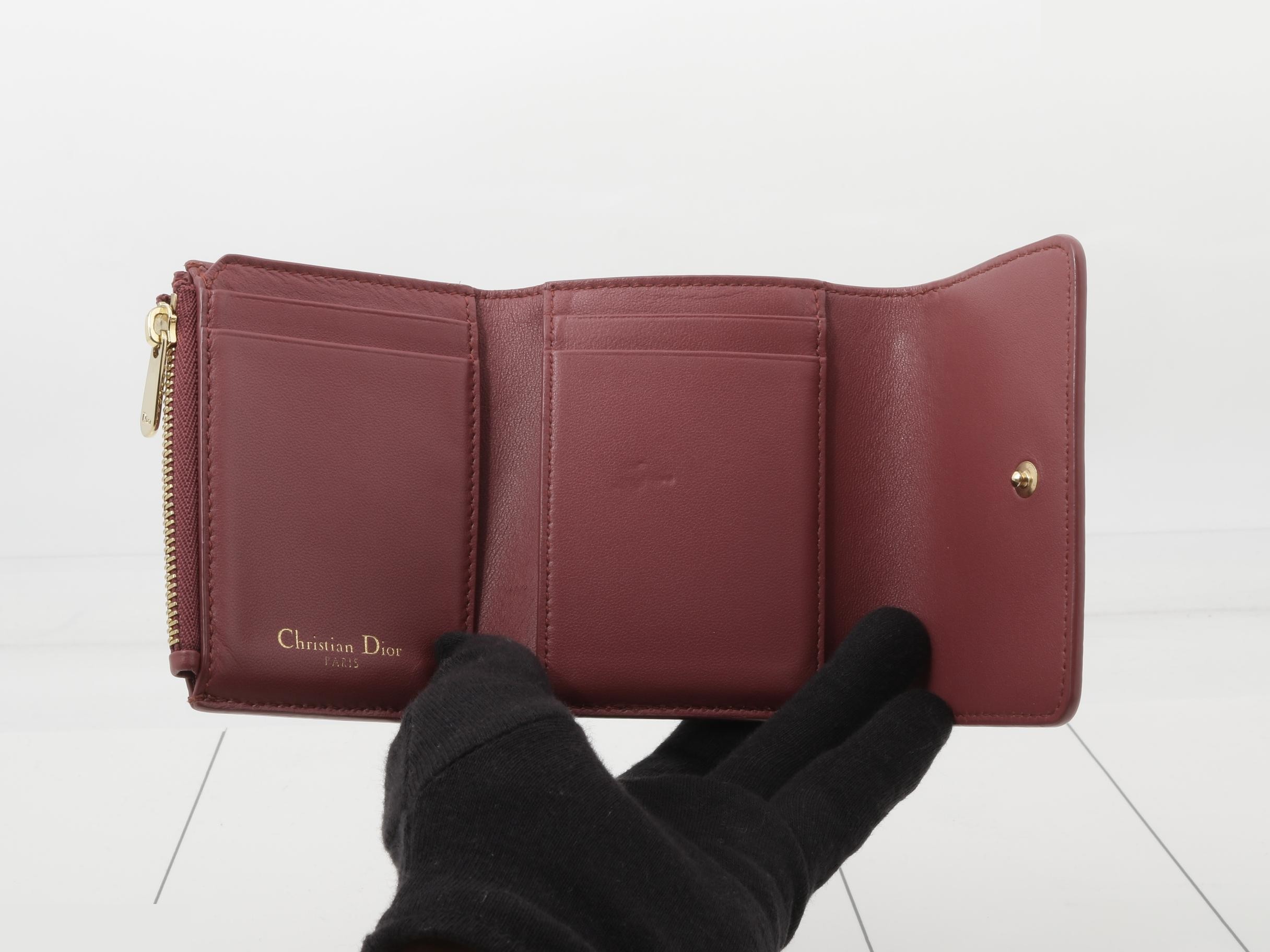 wallet — view 4