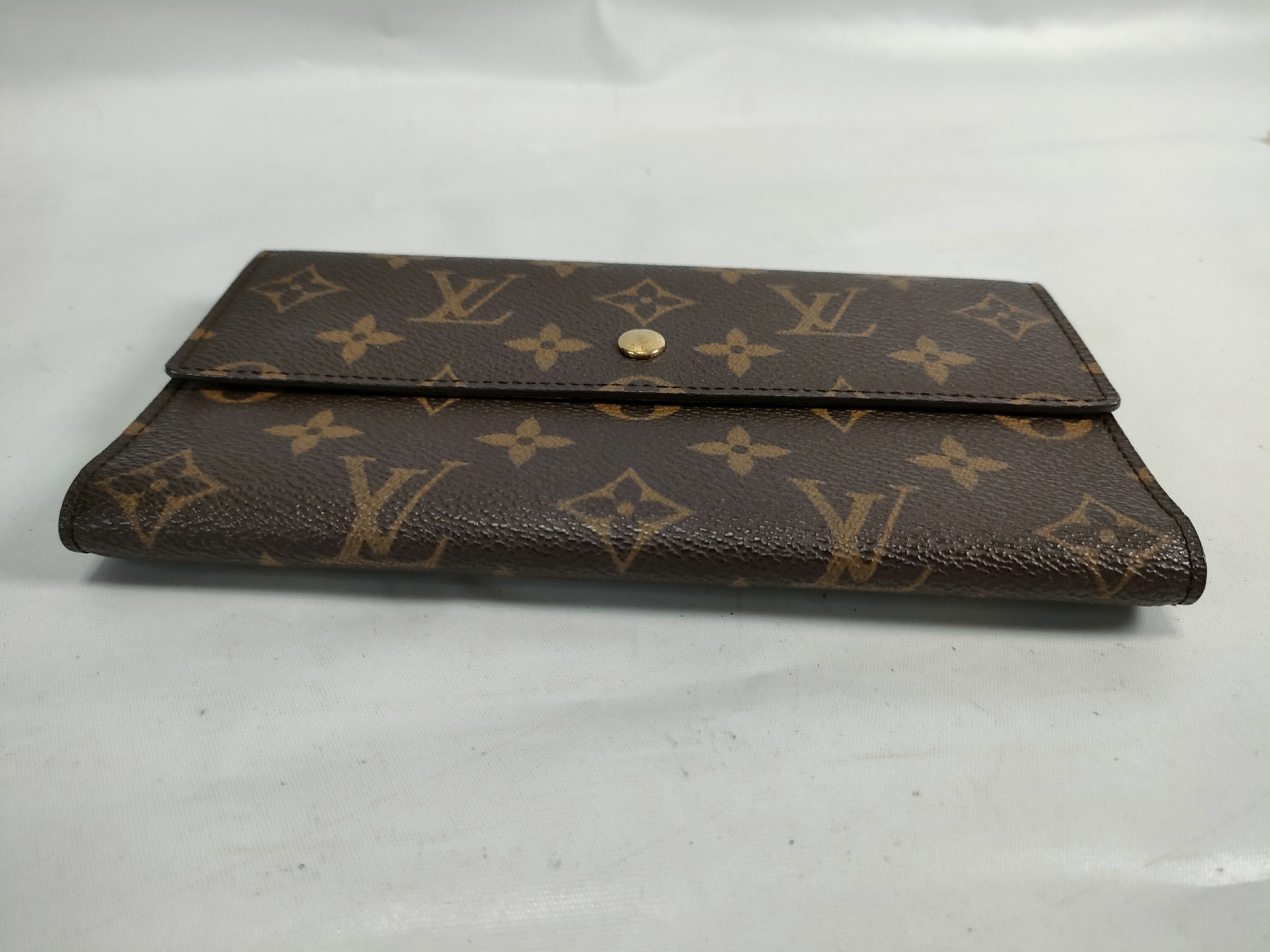 Monogram Portefeuille Tresor International Wallet — view 4
