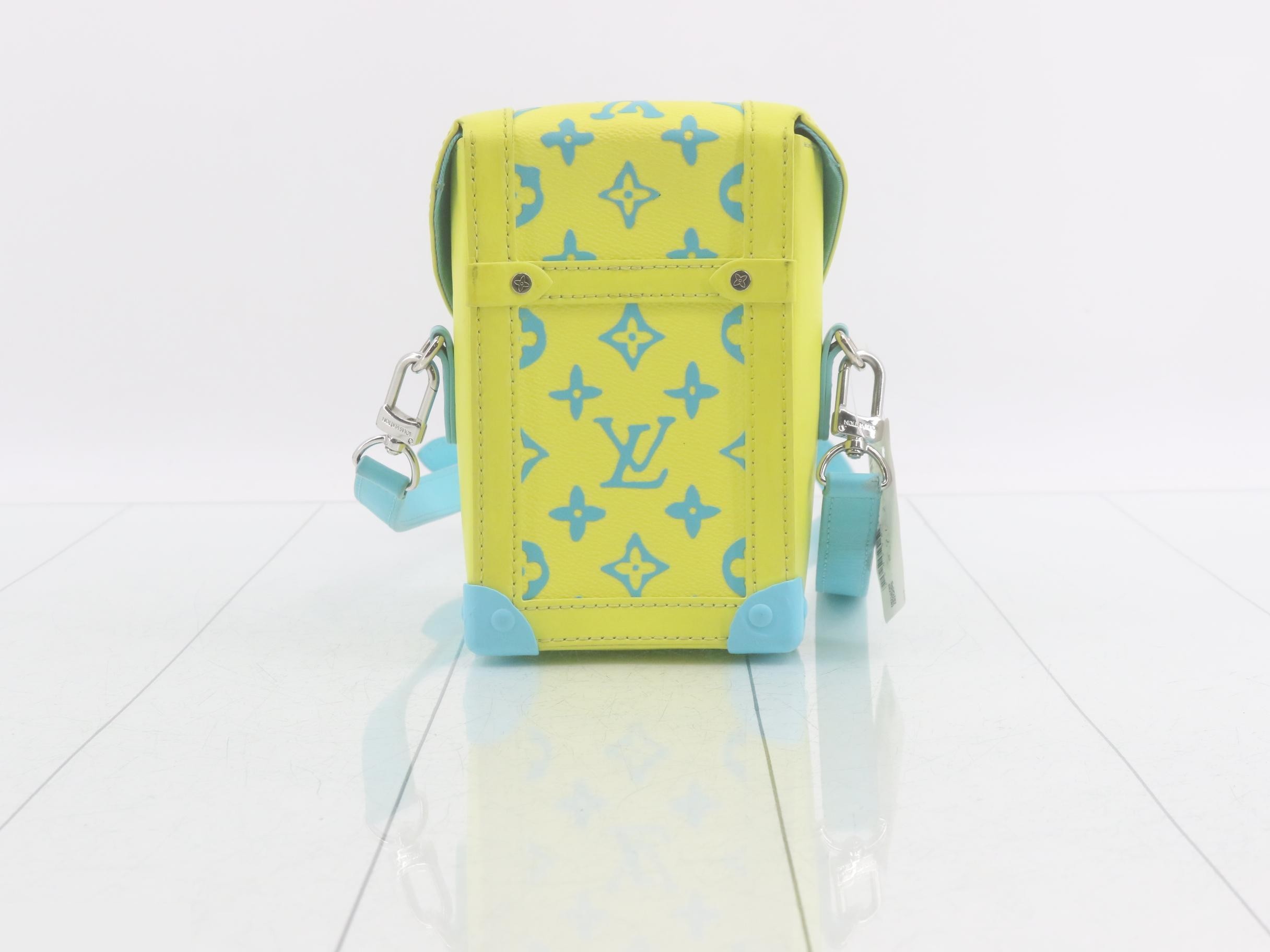 Vertical Trunk Wearable Wallet Shoulder Bag — view 2