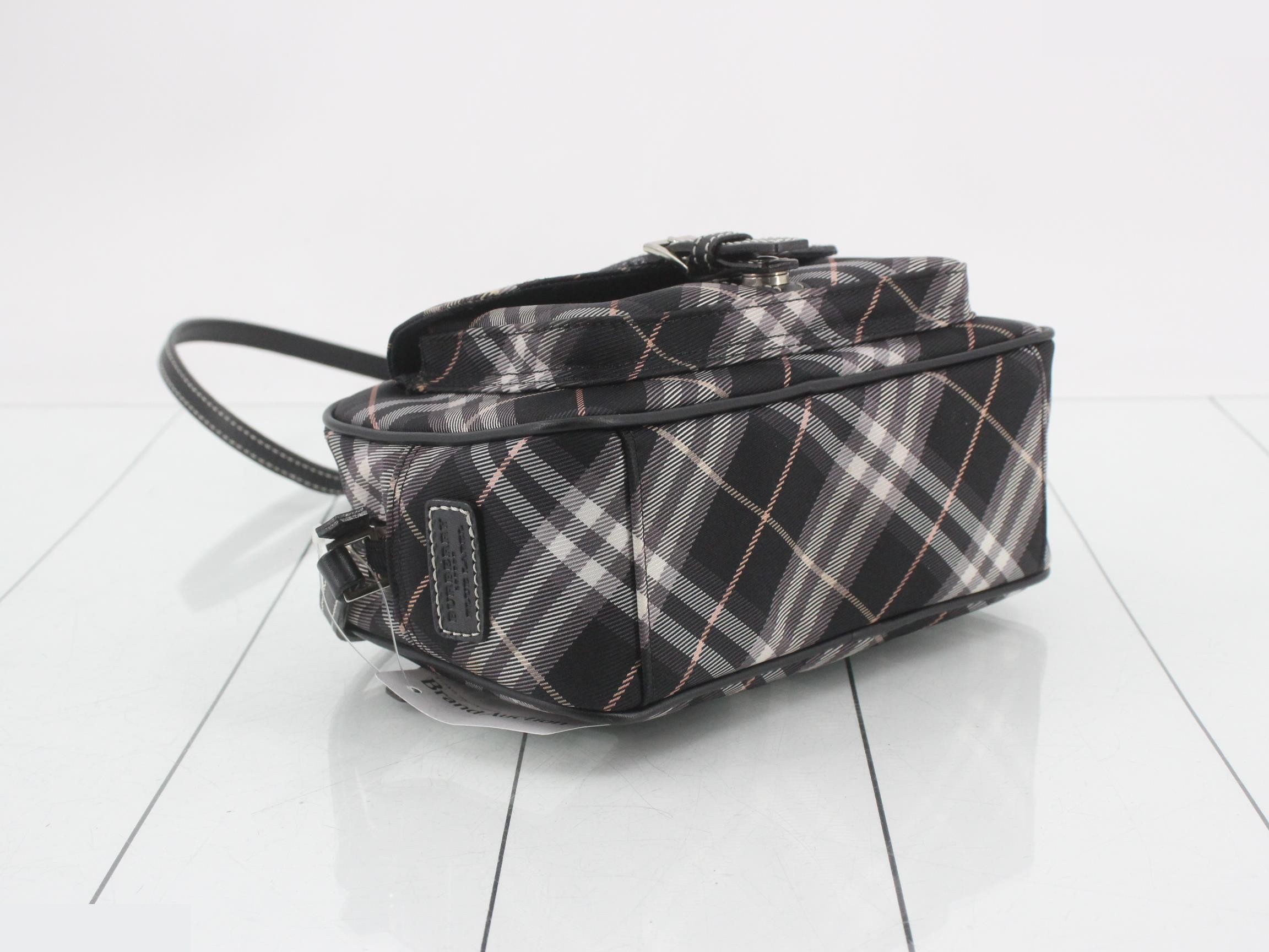 Nylon check pattern, W22 H14 D8 — view 5