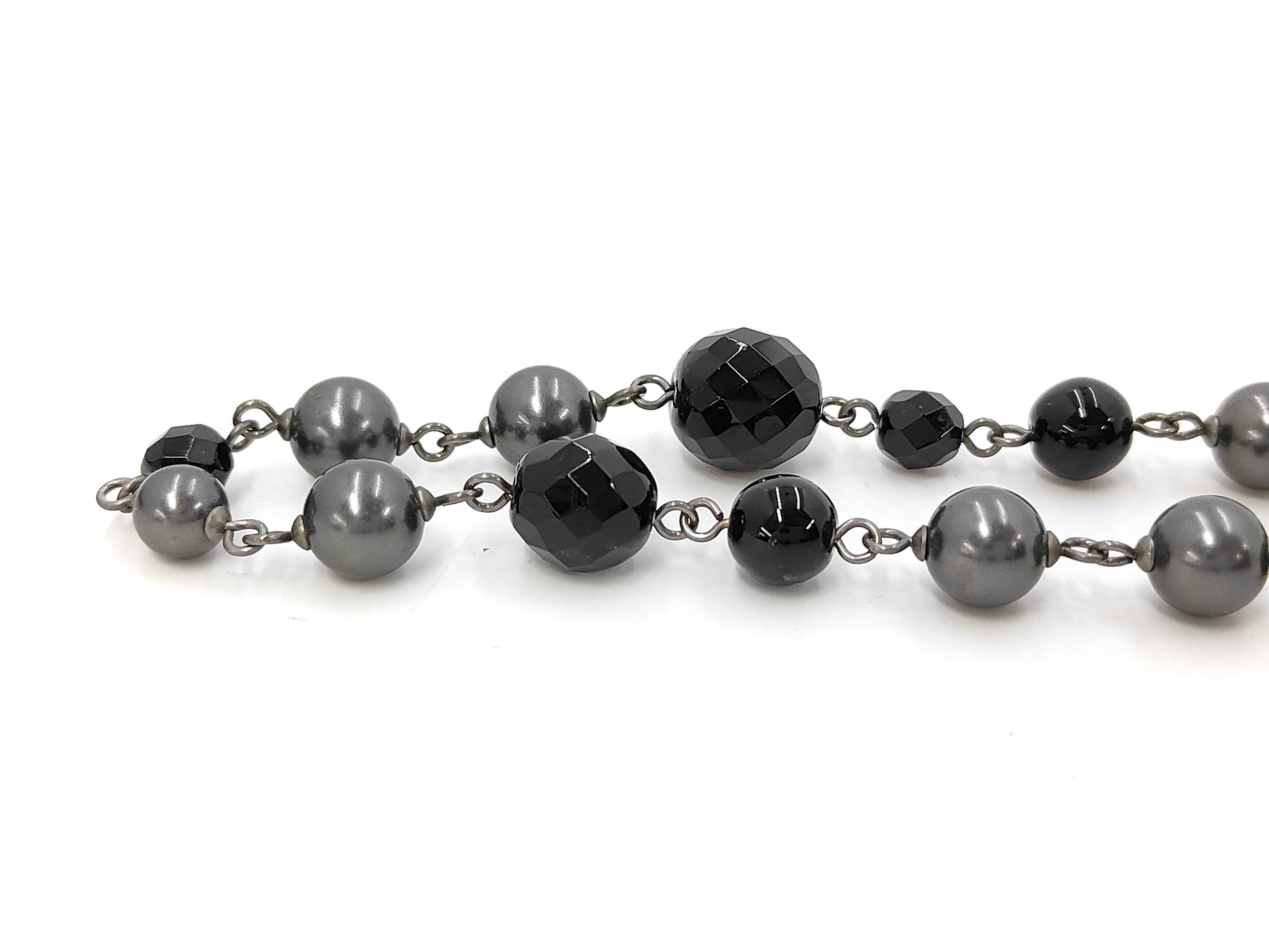 09V Necklace — view 2