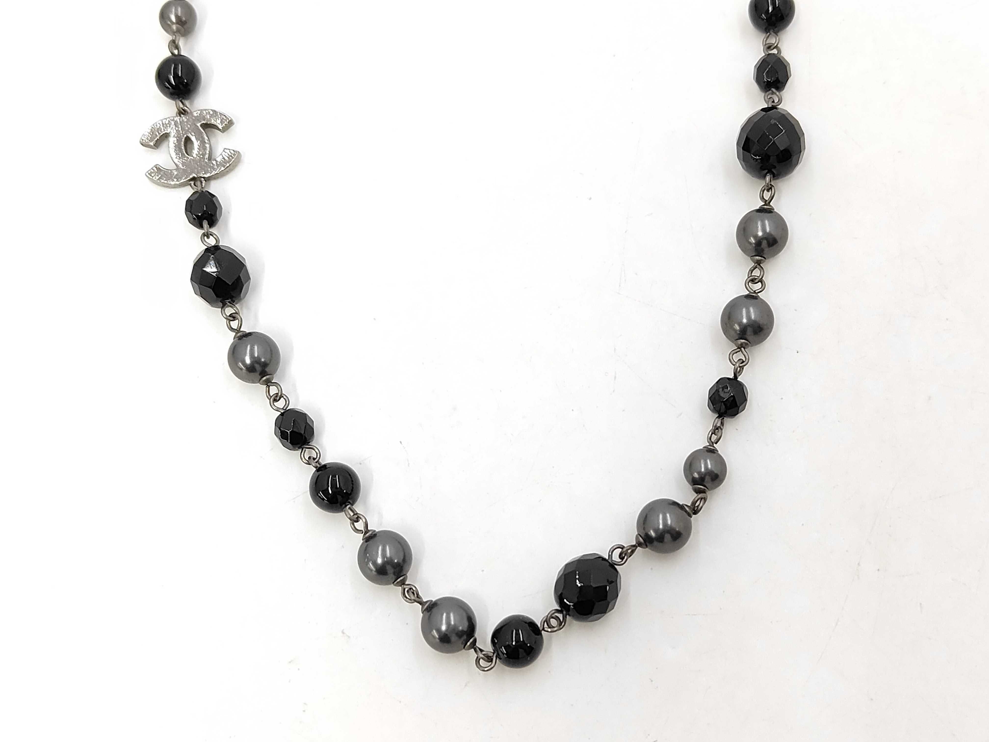 09V Necklace — view 3