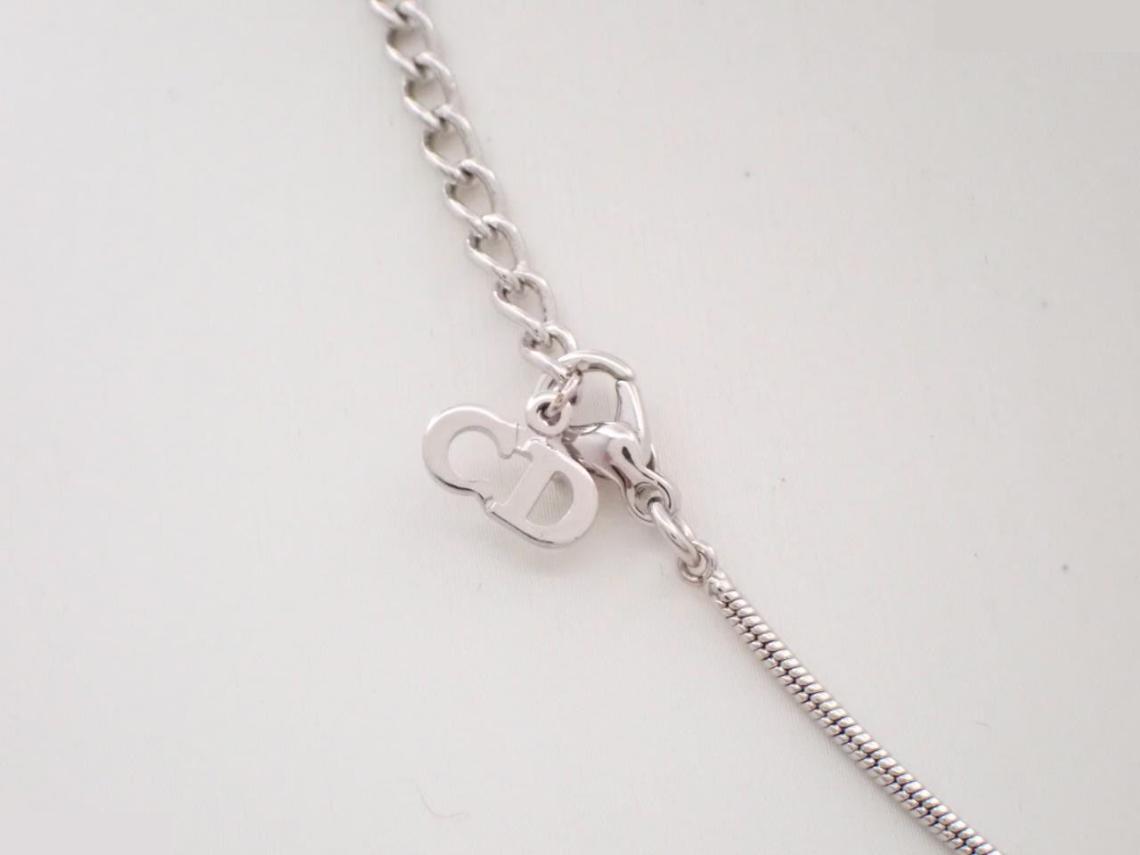 Other lines: Precious metal necklaces and pendants, chain approximately 42cm. — view 2