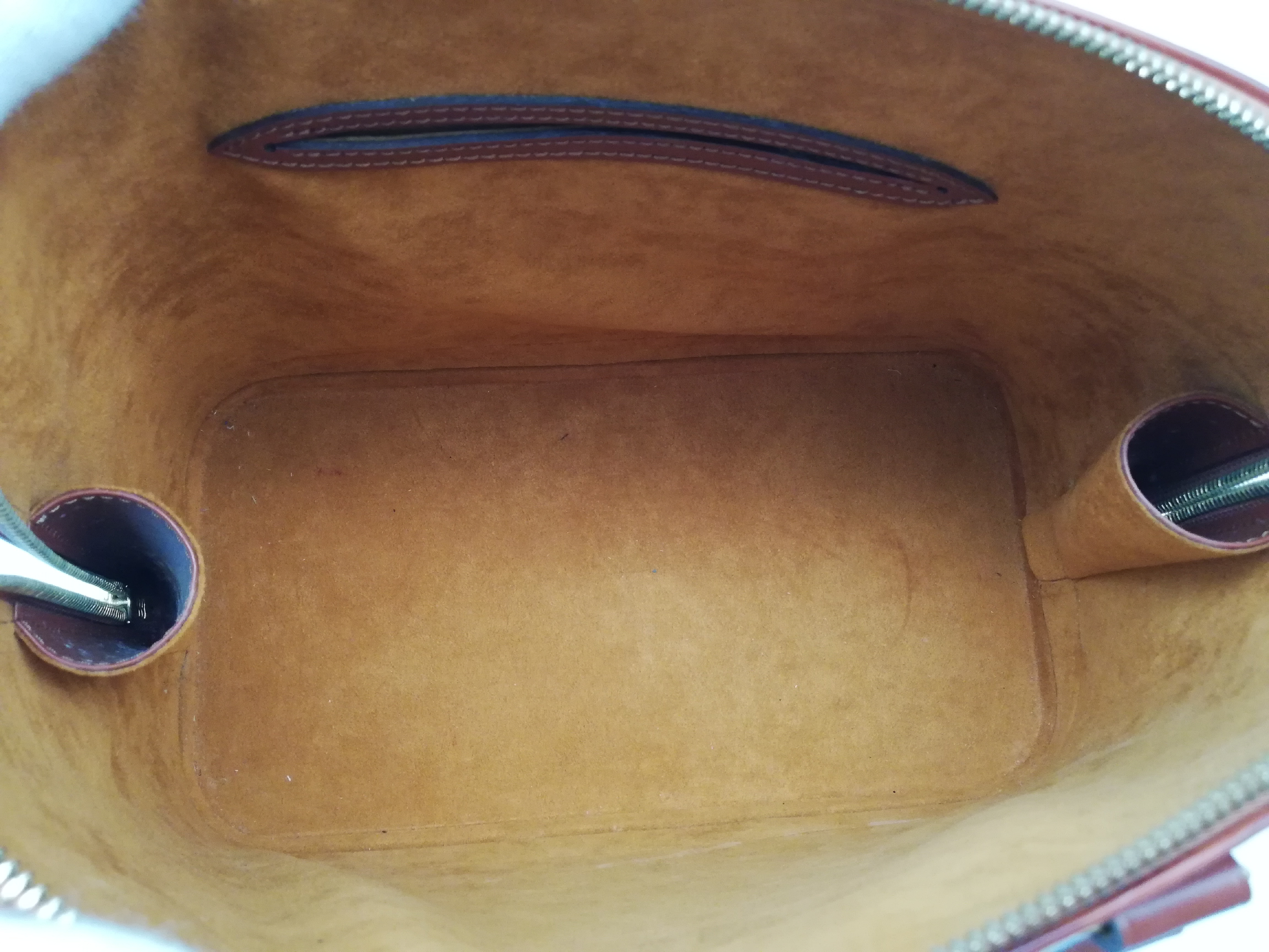 Epi Alma M52143 Handbag — view 15