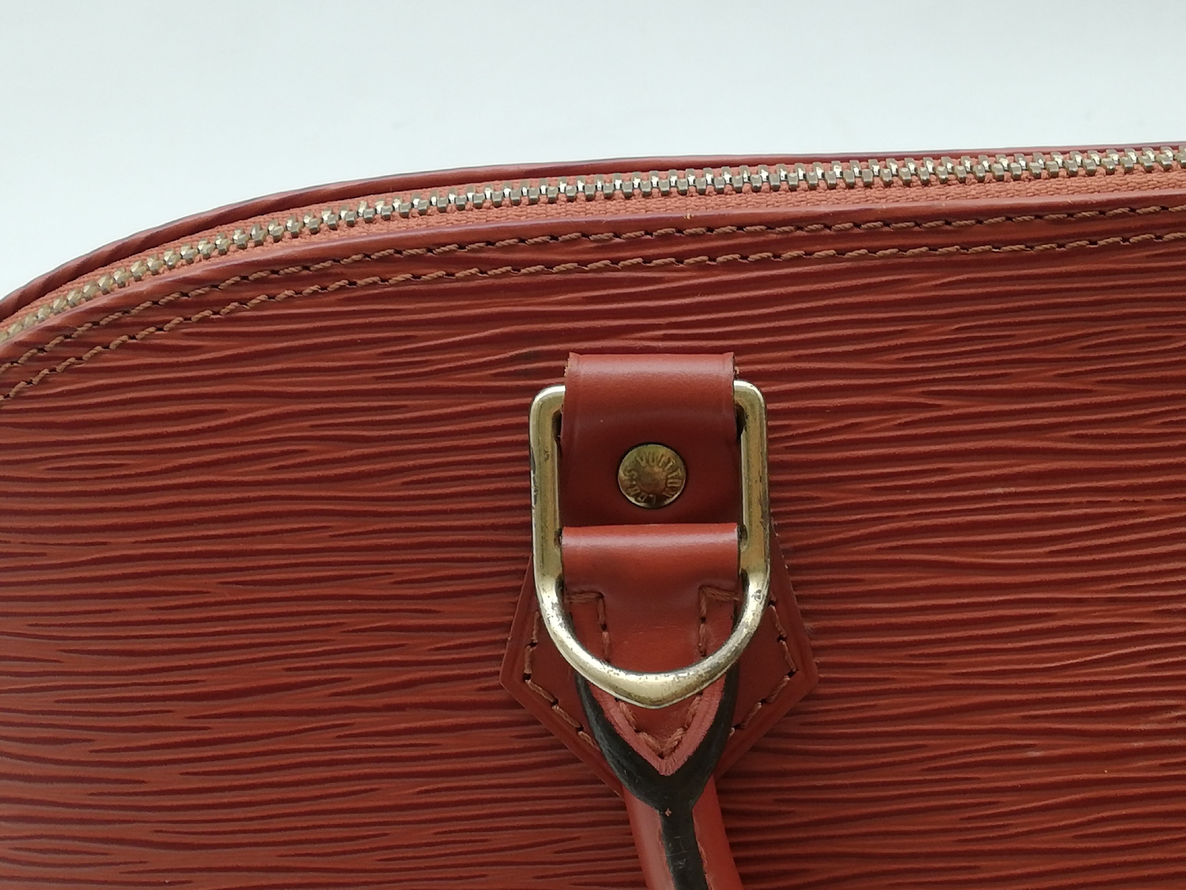 Epi Alma M52143 Handbag — view 8