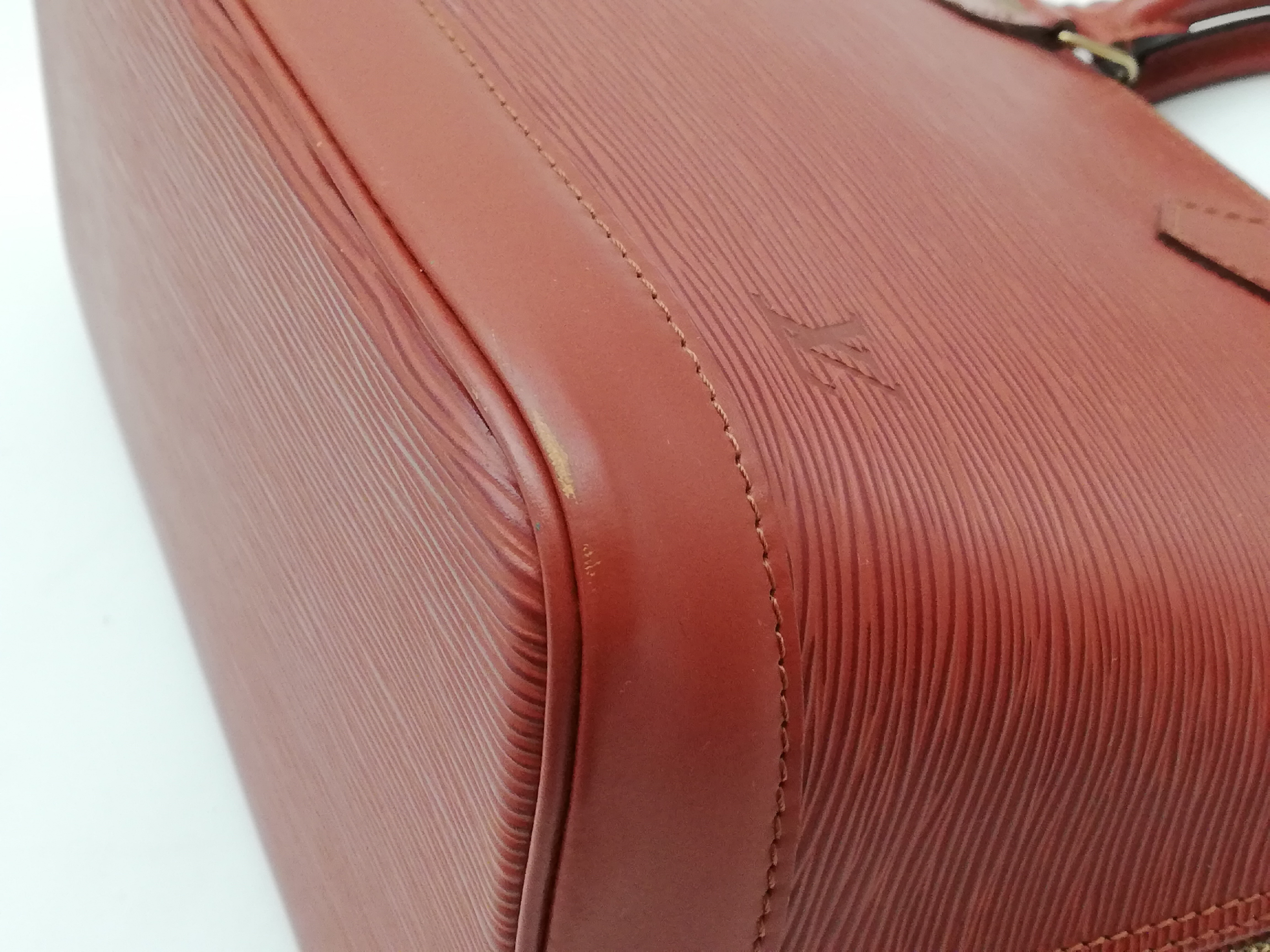 Epi Alma M52143 Handbag — view 9