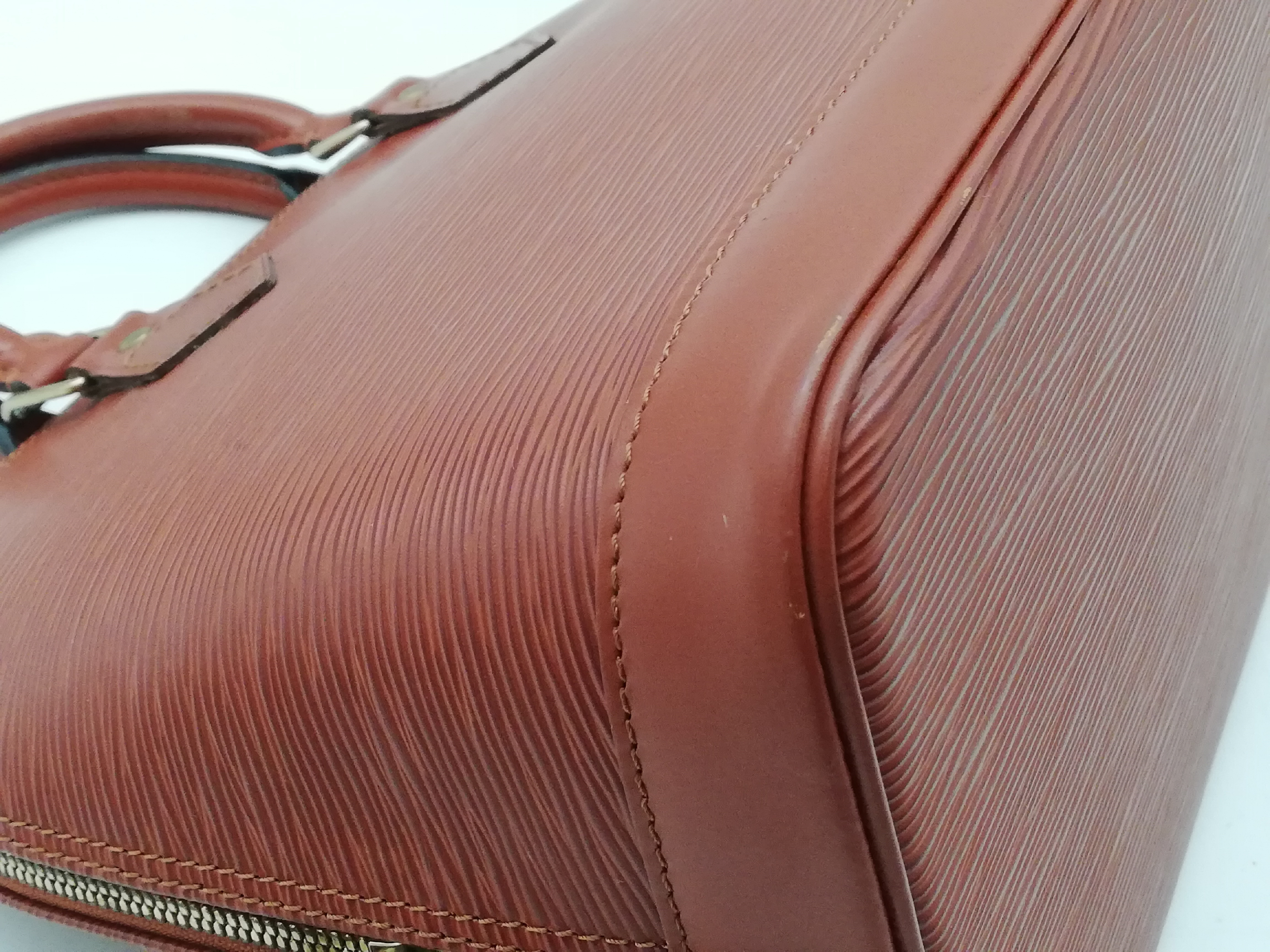 Epi Alma M52143 Handbag — view 10