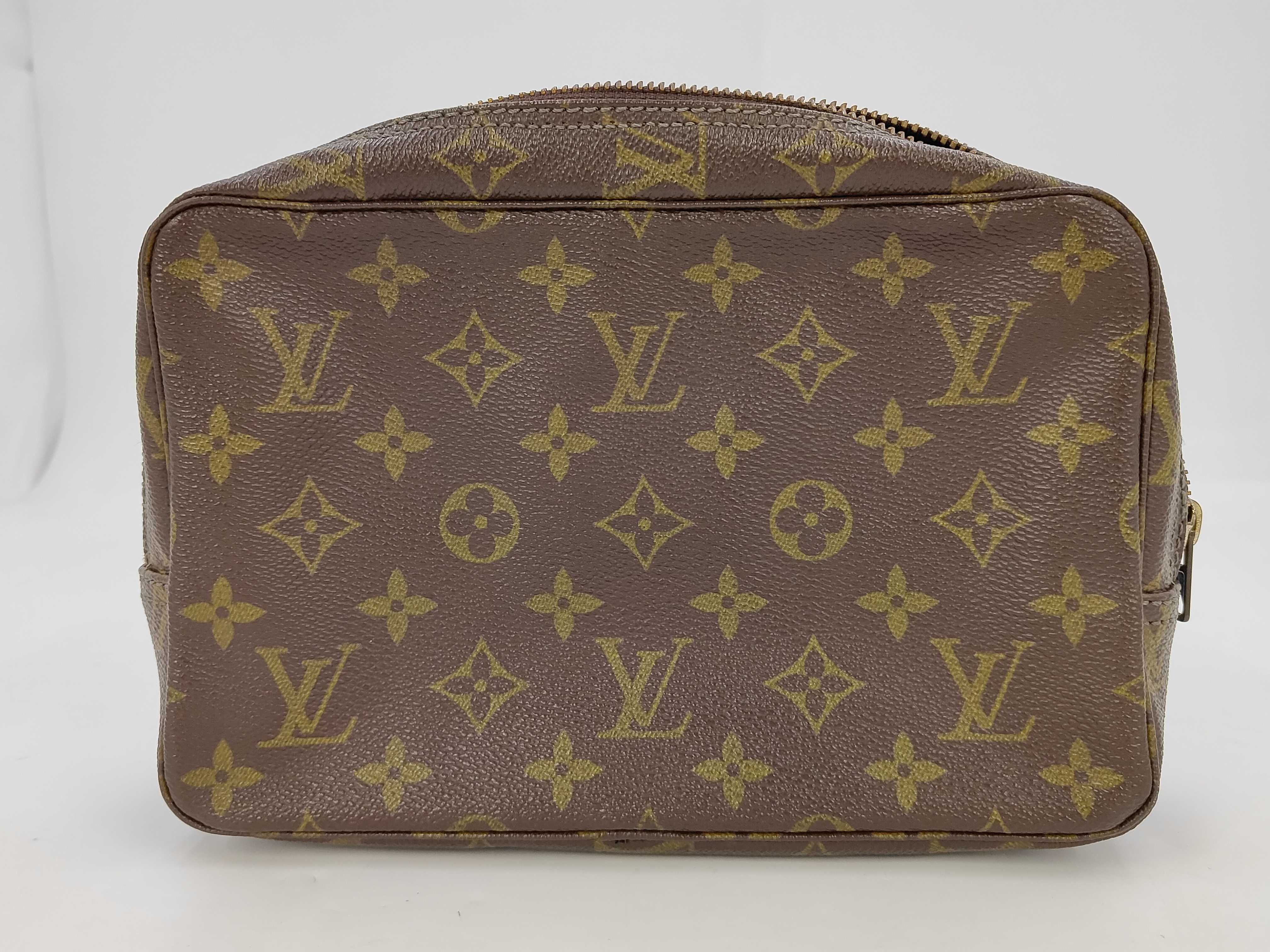 Monogram Tours Toilette 23 Monogram Pouch