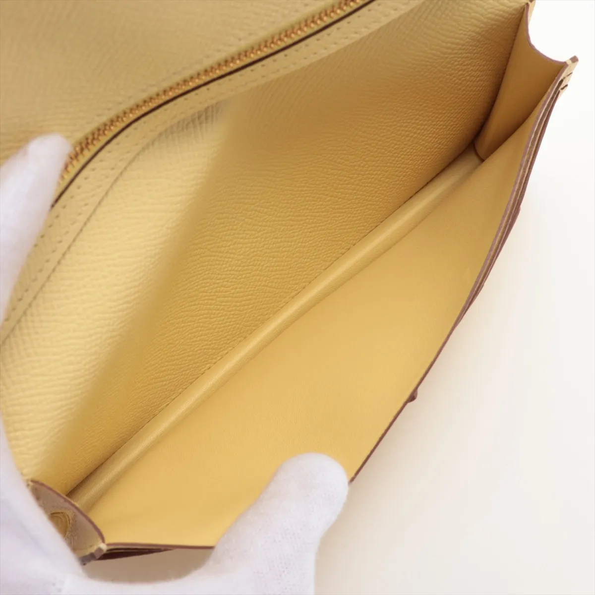 Bearn Soufflé Veau Epsom Long Wallet Jaune Poussin Gold Hardware R:2014 — view 4