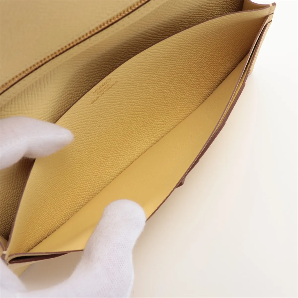 Bearn Soufflé Veau Epsom Long Wallet Jaune Poussin Gold Hardware R:2014 — view 5