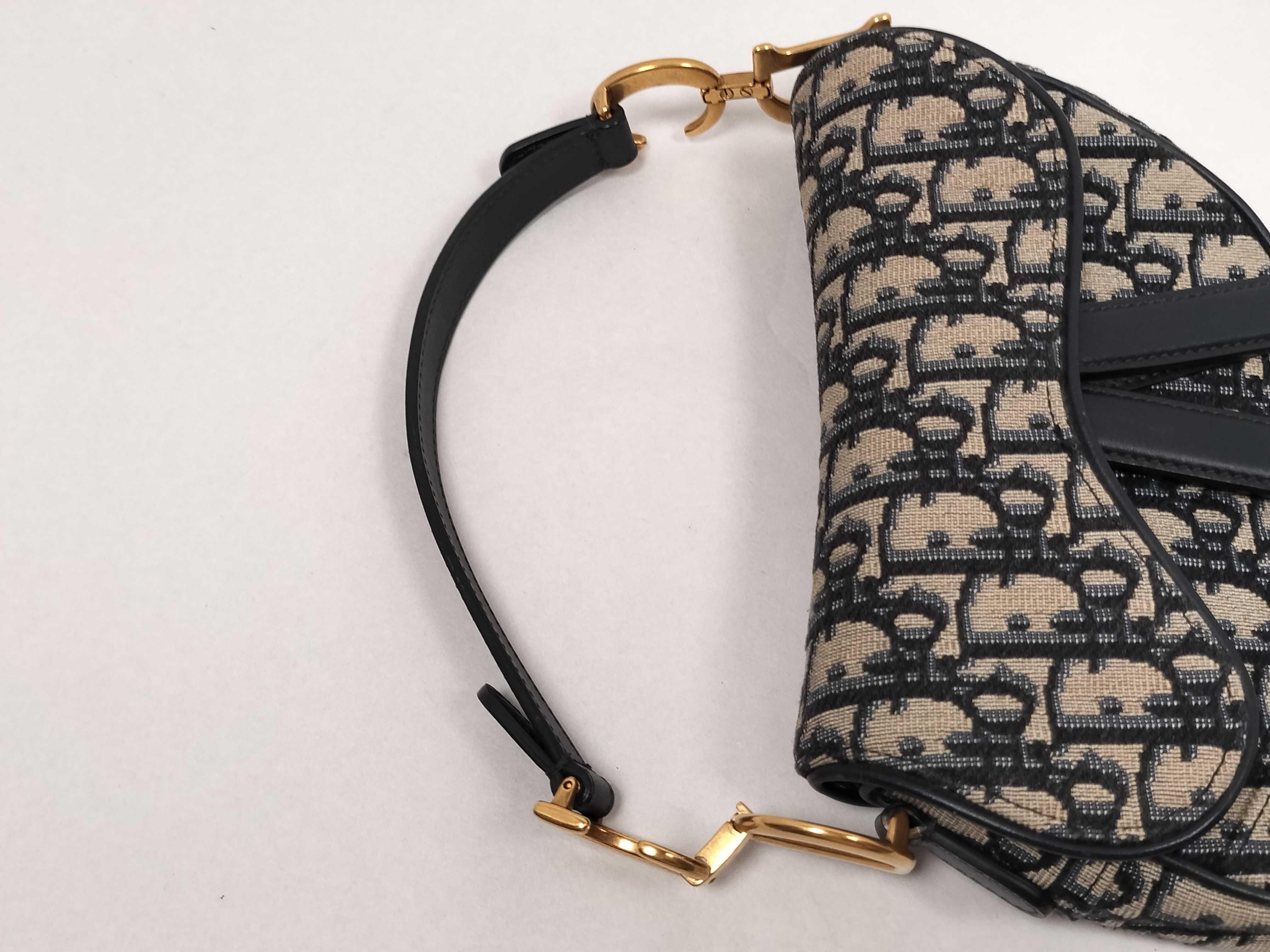 handbag — view 3