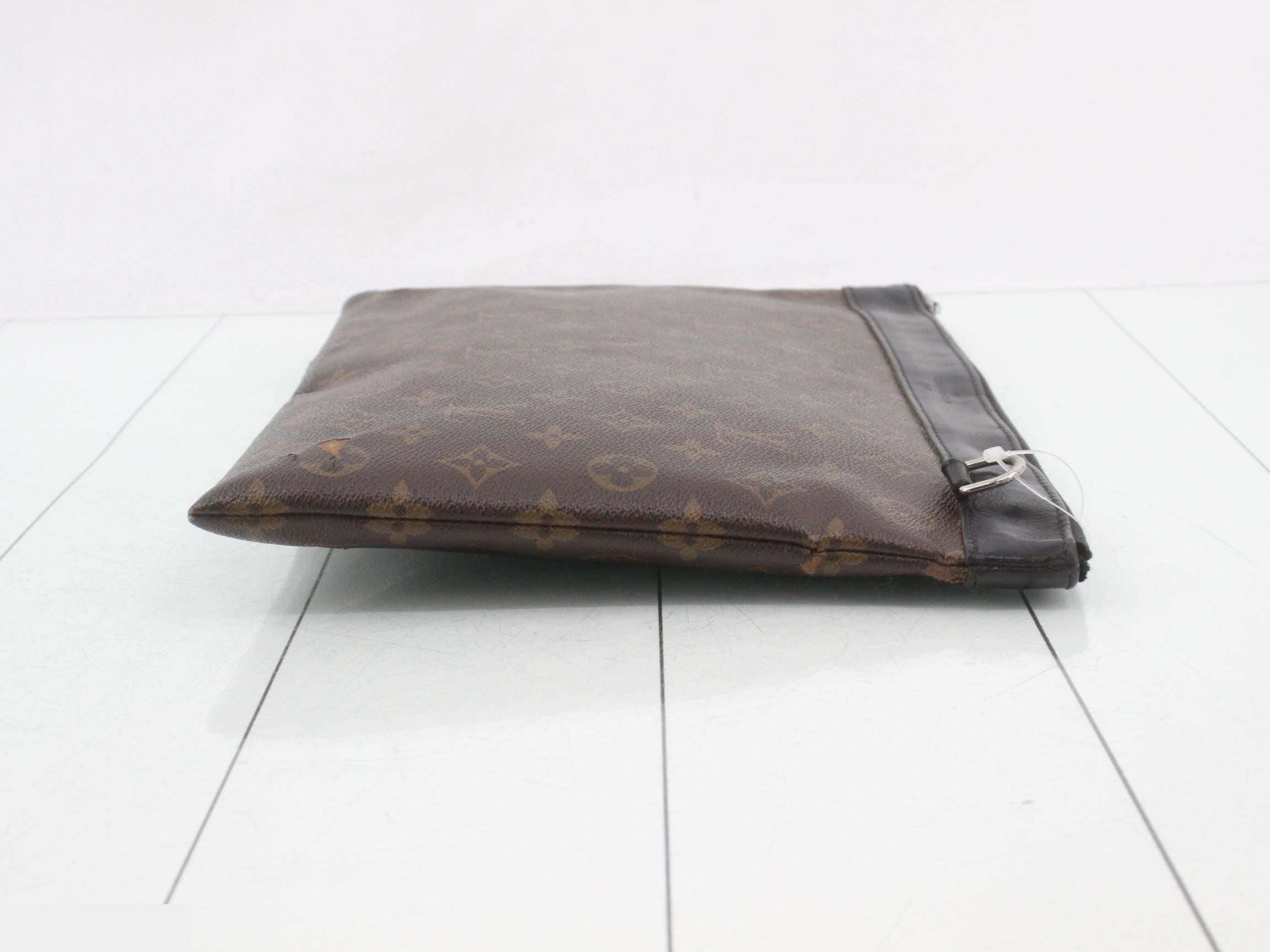 Monogram Macassar Pochette Discovery — view 3