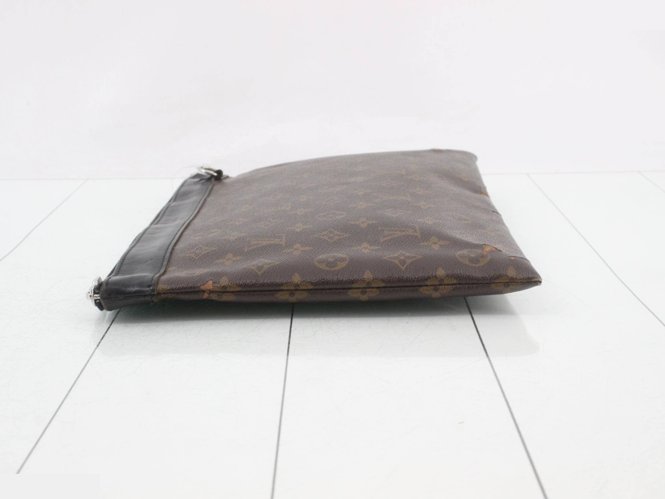 Monogram Macassar Pochette Discovery — view 4
