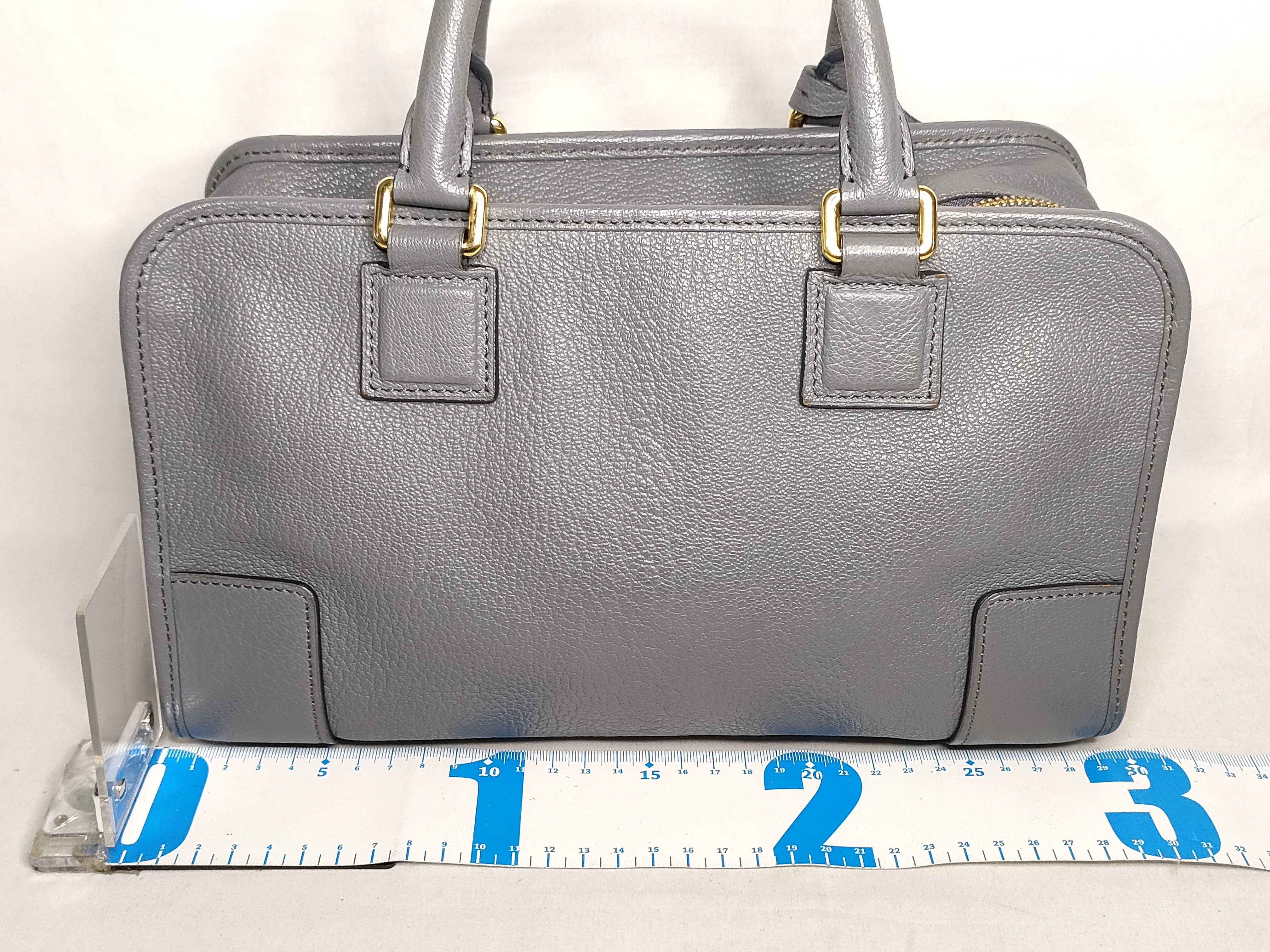 SG- Anagram Amazona 28 Leather Handbag Gray — view 2