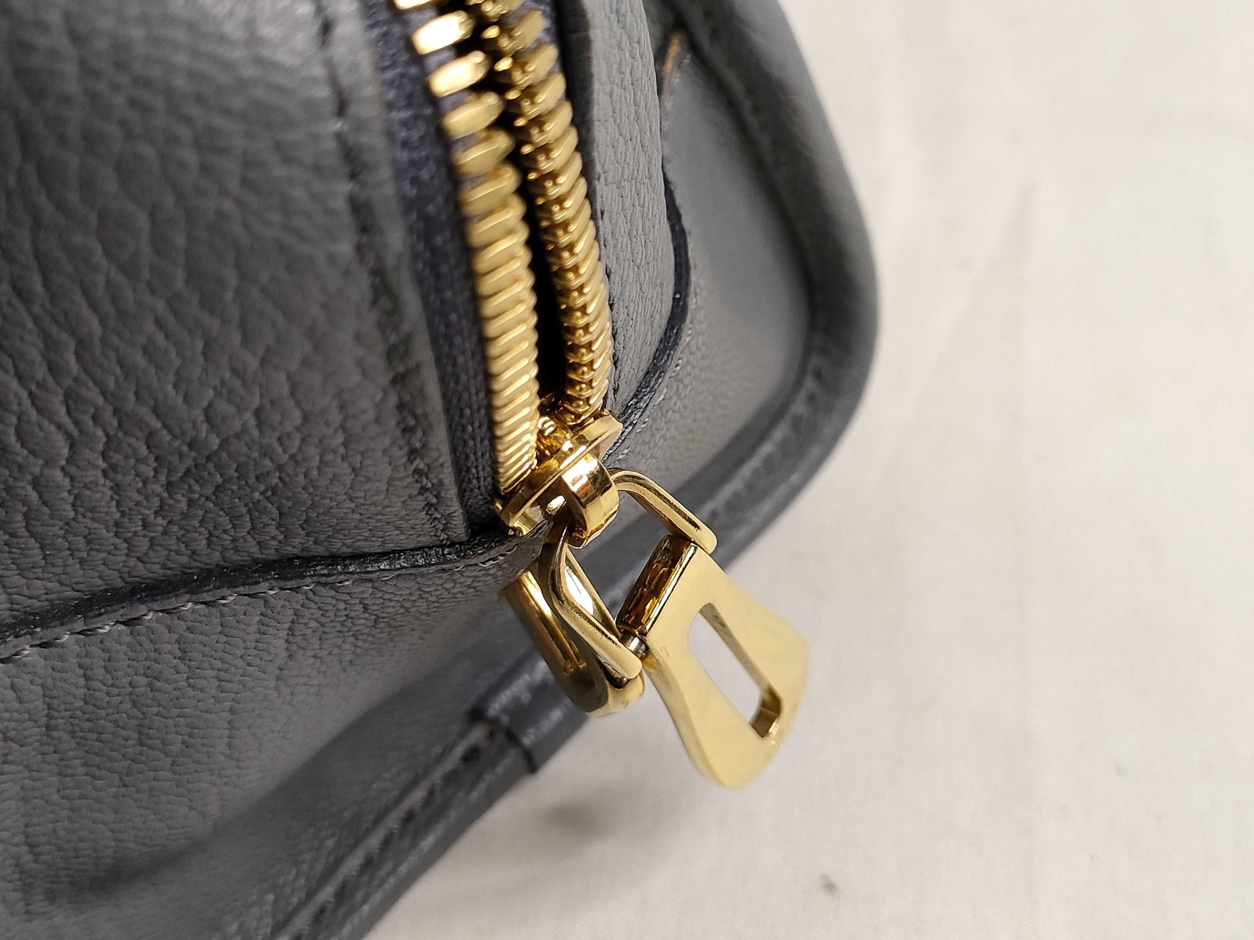 SG- Anagram Amazona 28 Leather Handbag Gray — view 13