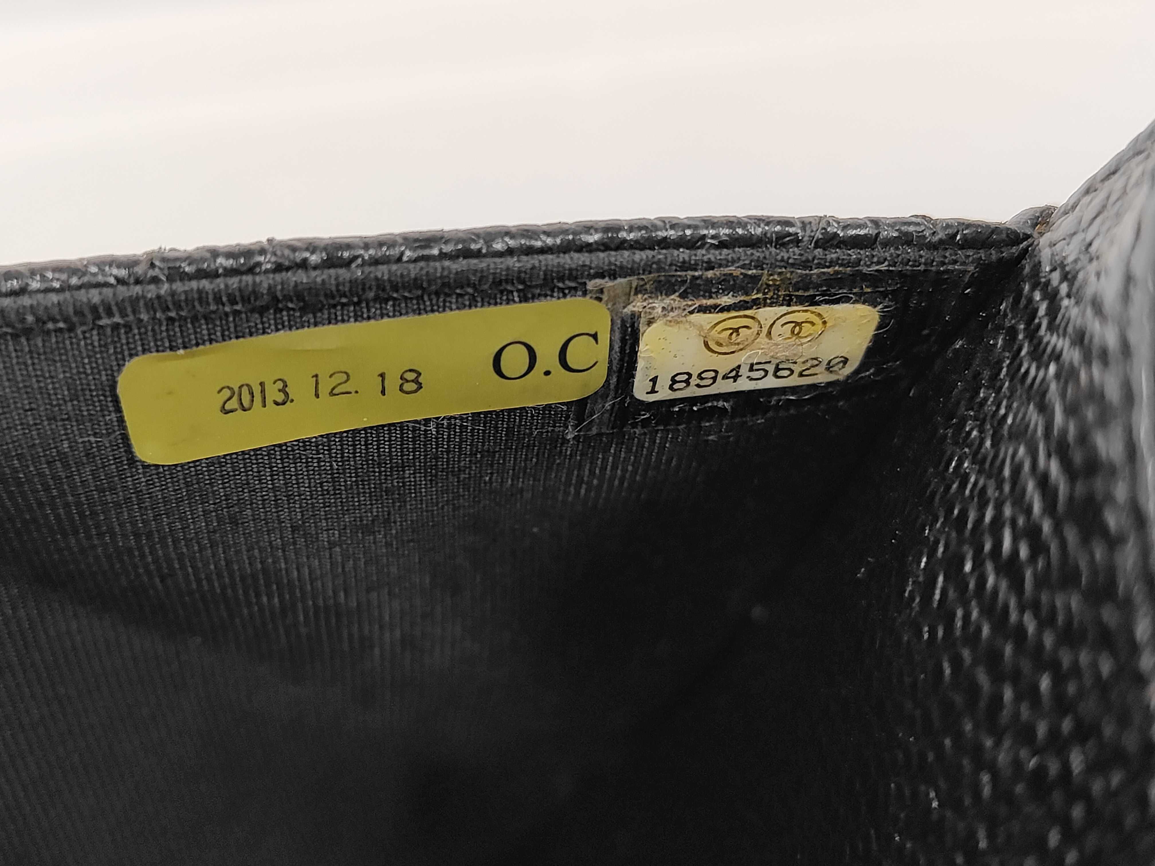 Caviar / Matelassé Chain Wallet Shoulder Bag — view 14