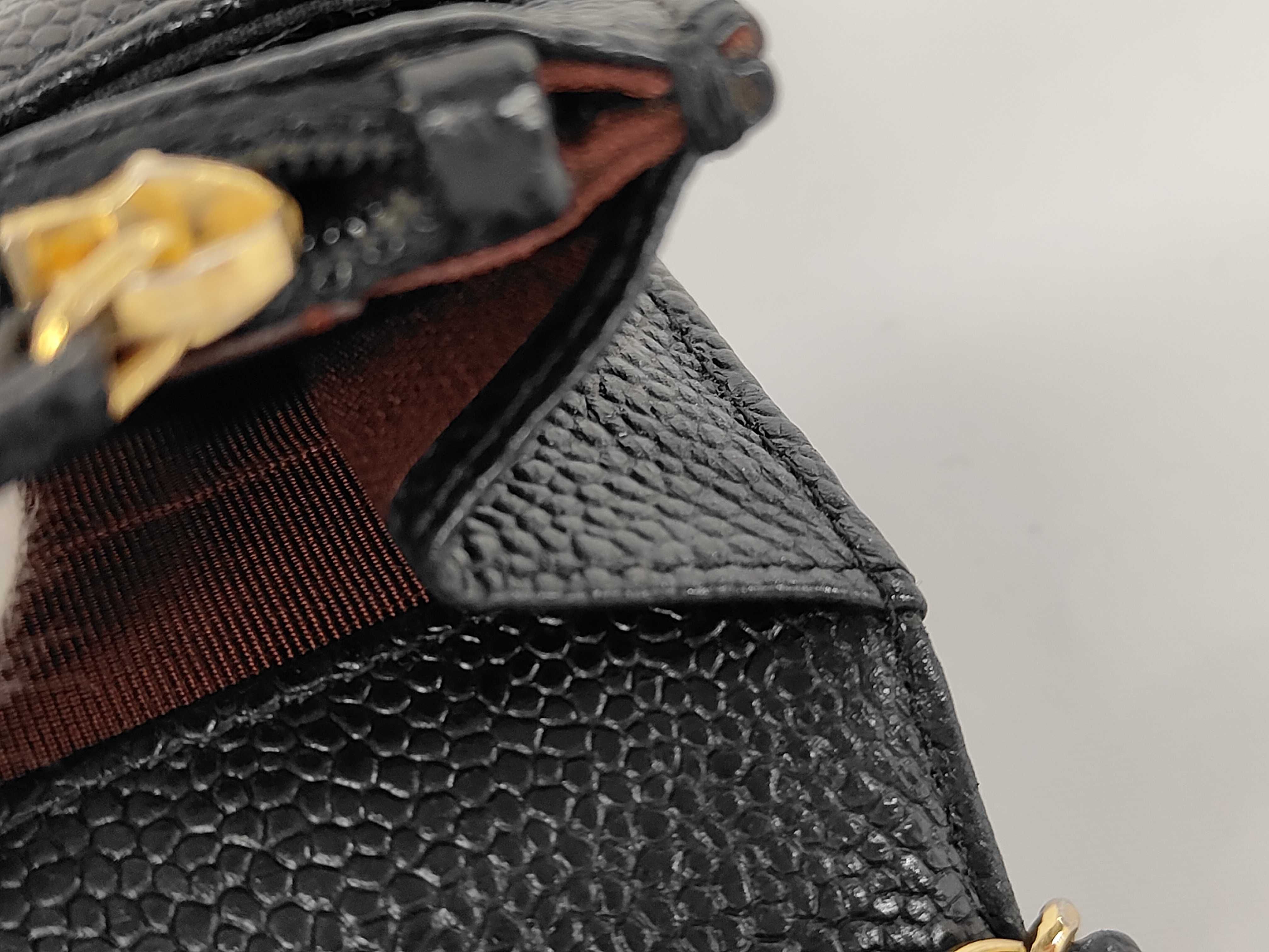 Caviar / Matelassé Chain Wallet Shoulder Bag — view 10
