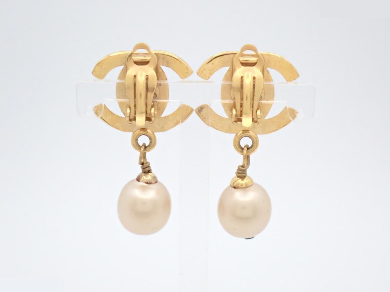 Gold earrings — view 2