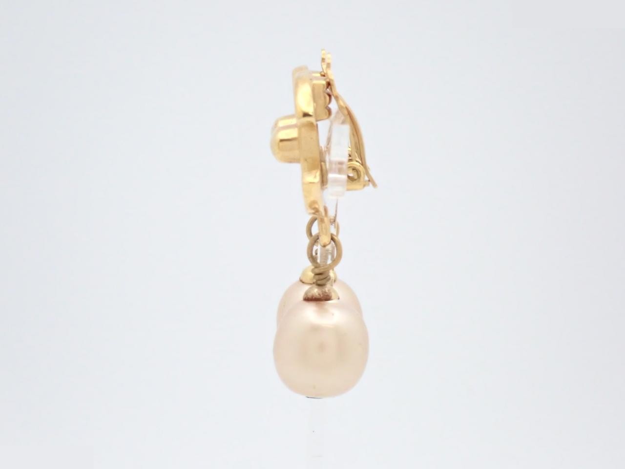 Gold earrings — view 3