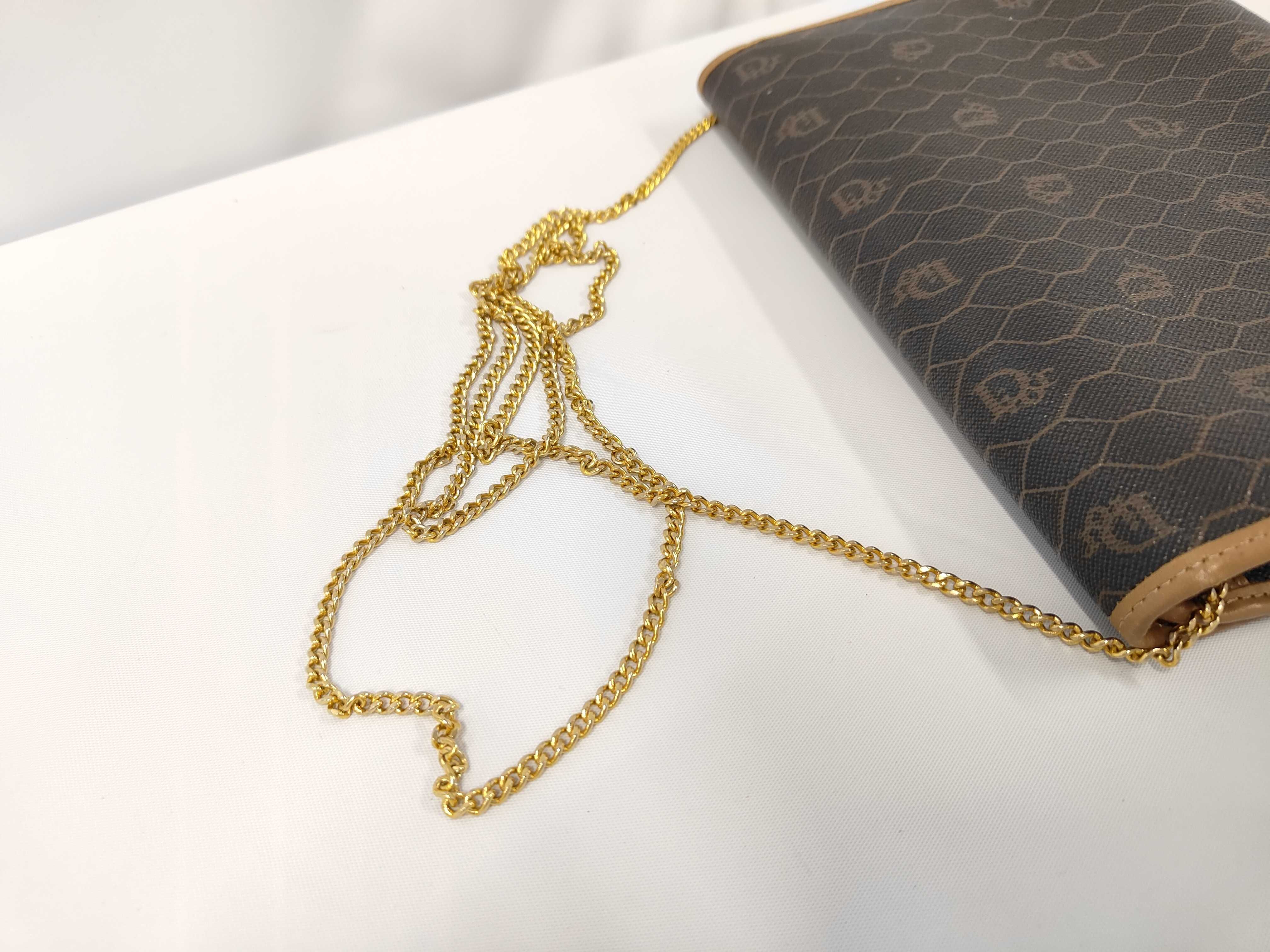 Honeycomb Pattern Chain Shoulder Bag — view 5