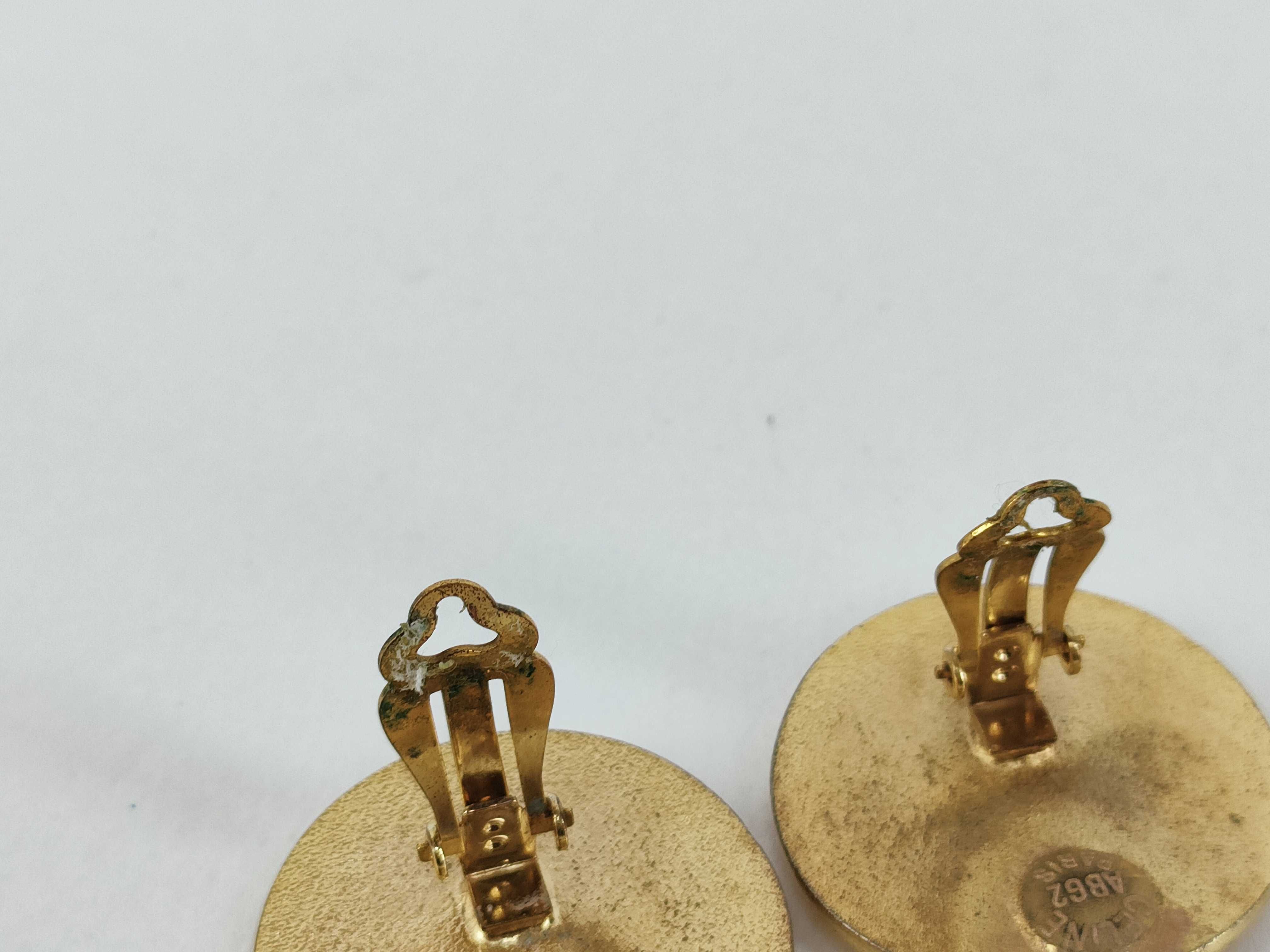 earrings, gold, carriage motif. — view 5