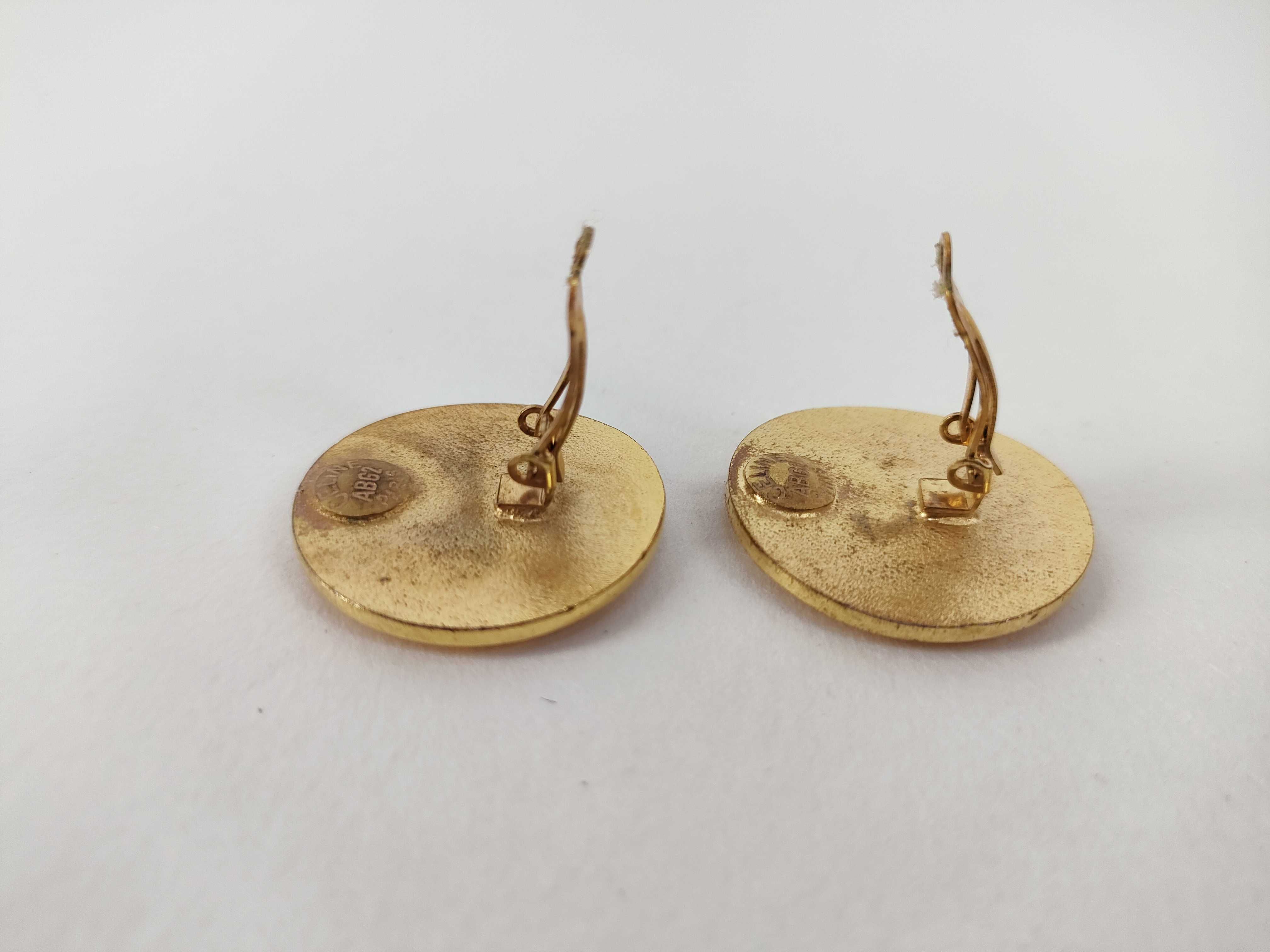 earrings, gold, carriage motif. — view 9
