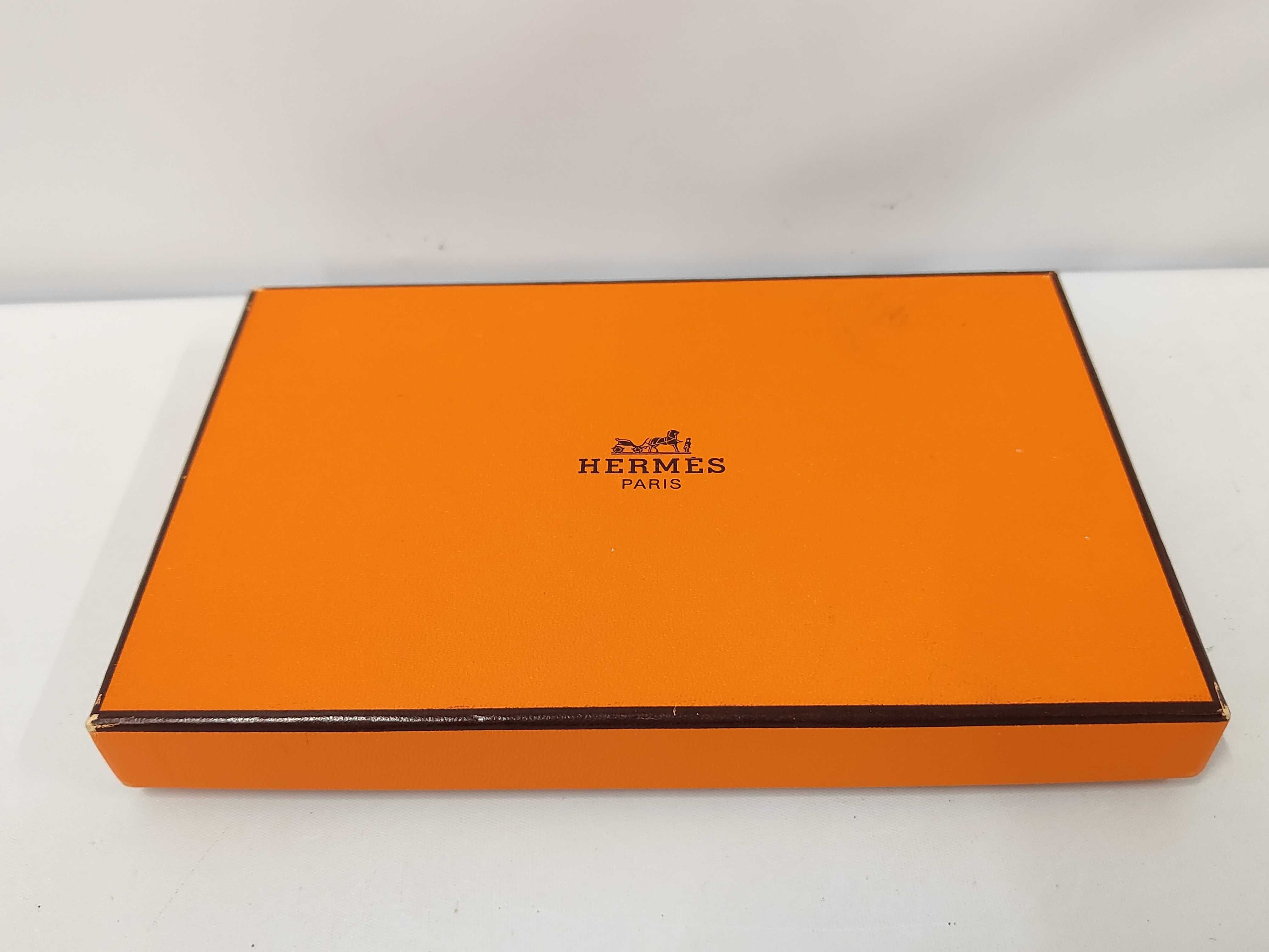 Bearn wallet with Y stamp and box. — view 11
