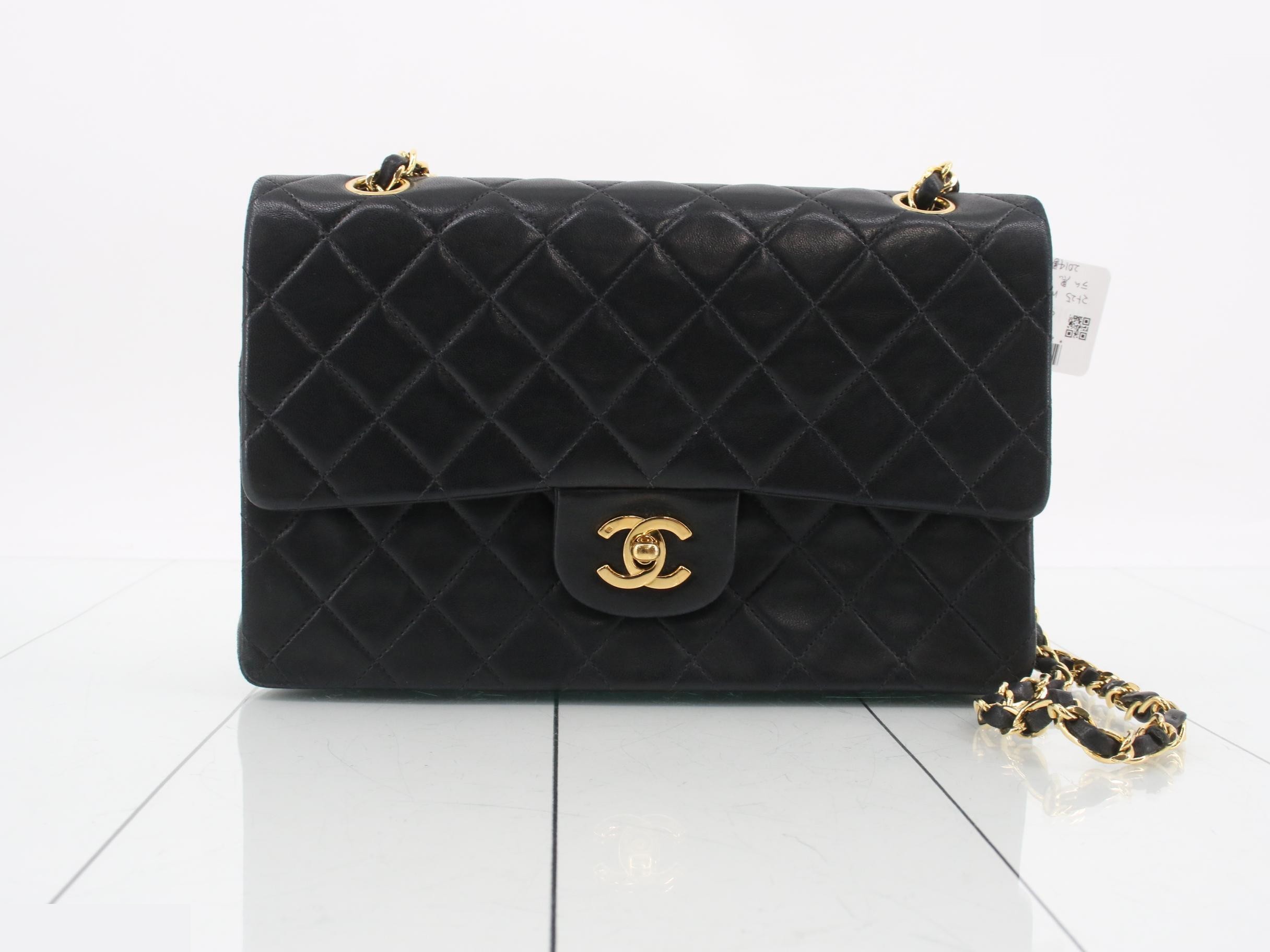 Matelassé 25 Double Chain Shoulder Bag, Double Flap, Lambskin, Black, Series 2, W25