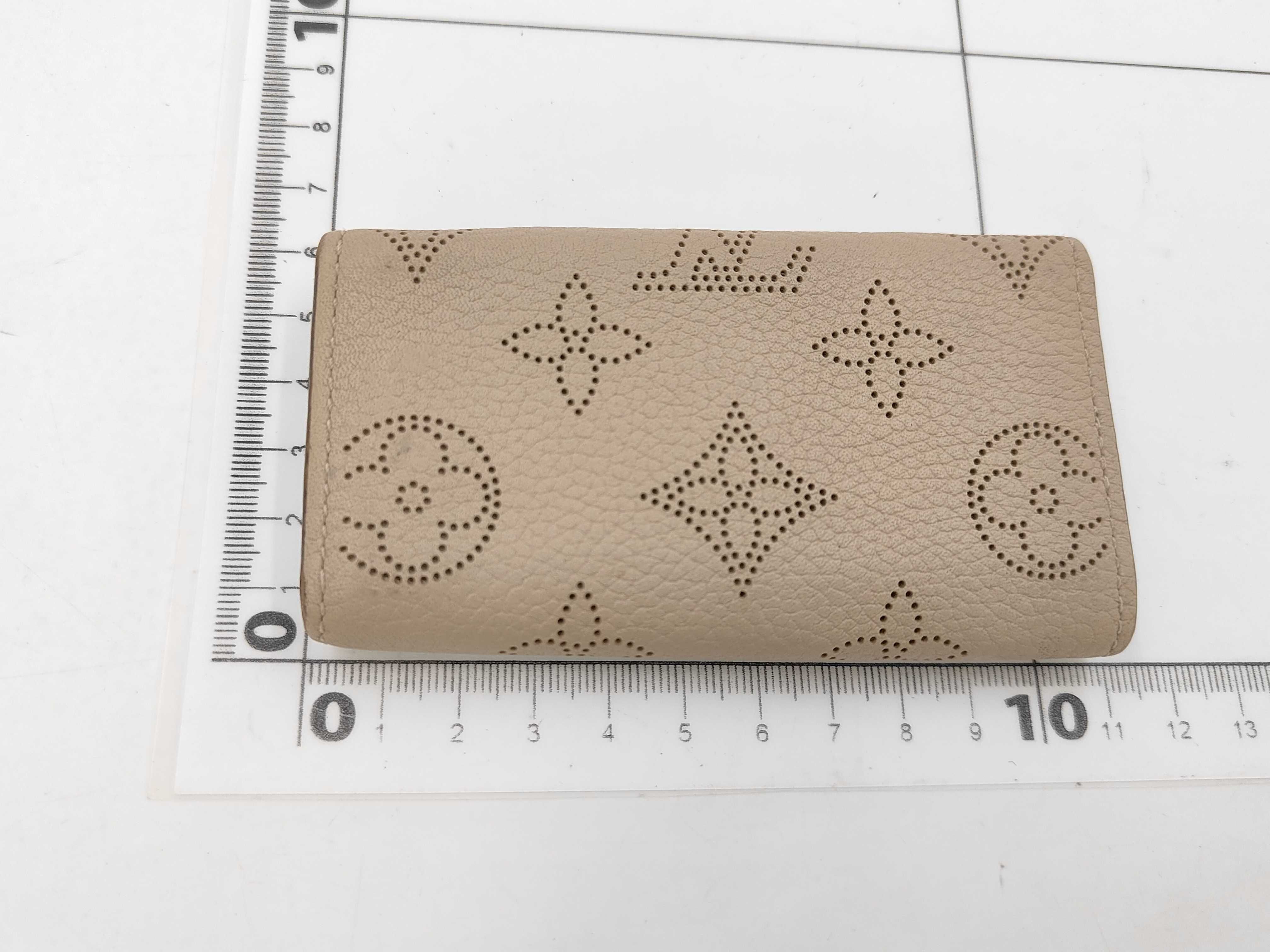 Monogram Mahina Multicles 4 Galet M64055 Key Case — view 2