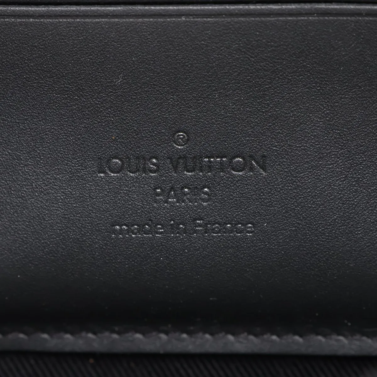 LV Aerogram Alpha Wearable Wallet M59161 Black (RFID detected) — view 9
