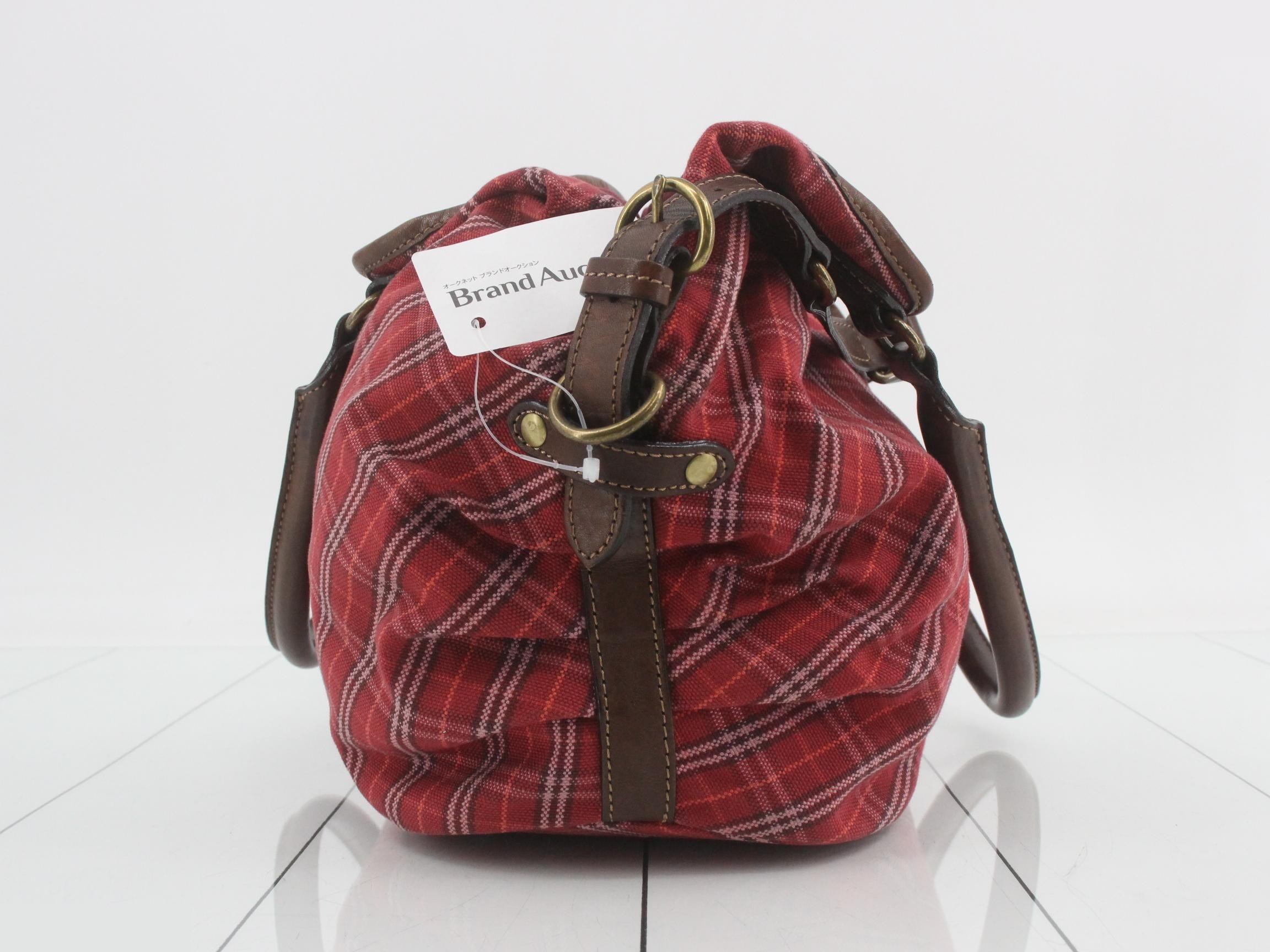 Other lines: Bags/Shoulder bags, Red — view 3
