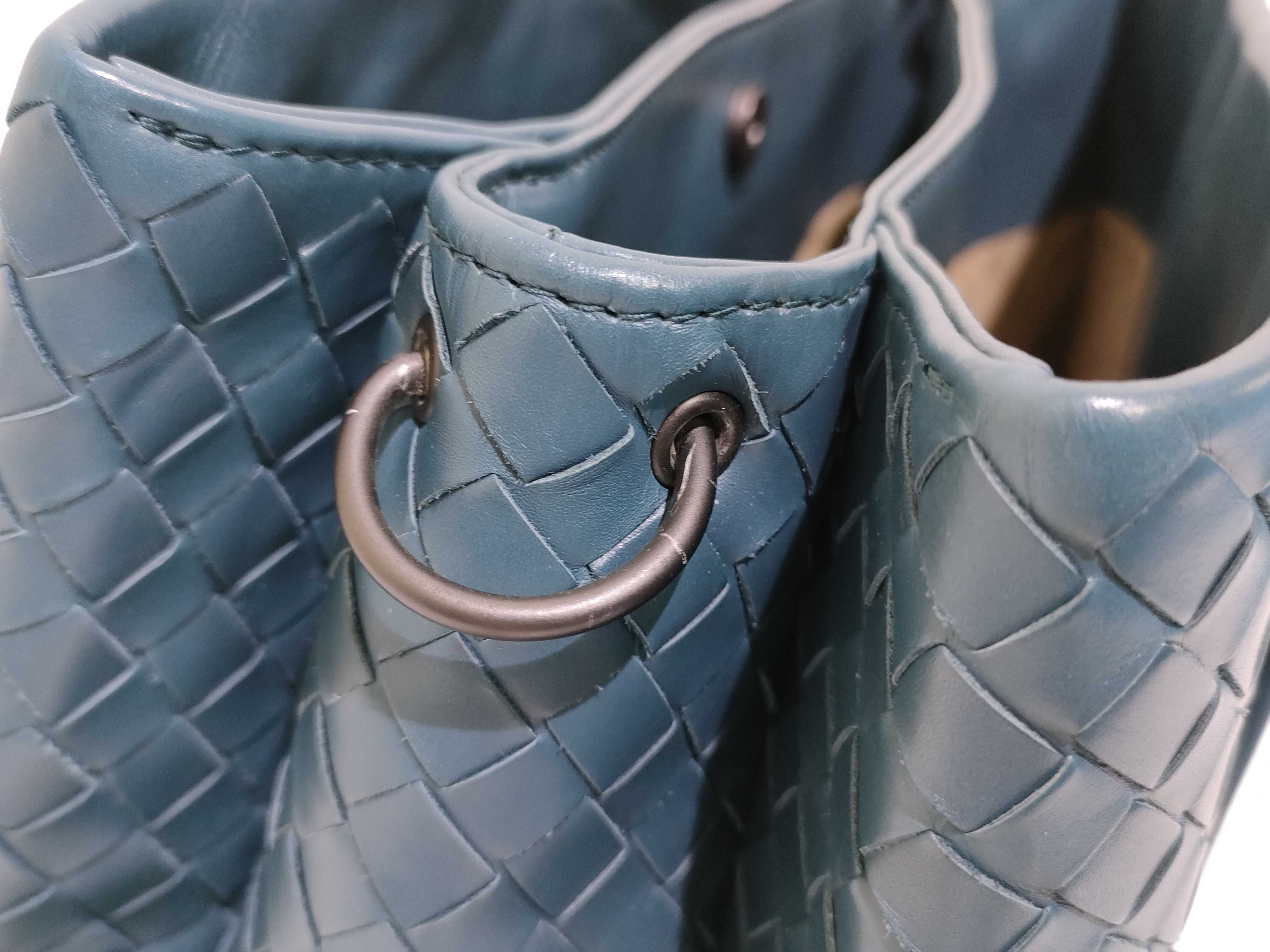 Intrecciato Bottega Veneta Leather 2-Way Handbag Navy Handbag — view 12