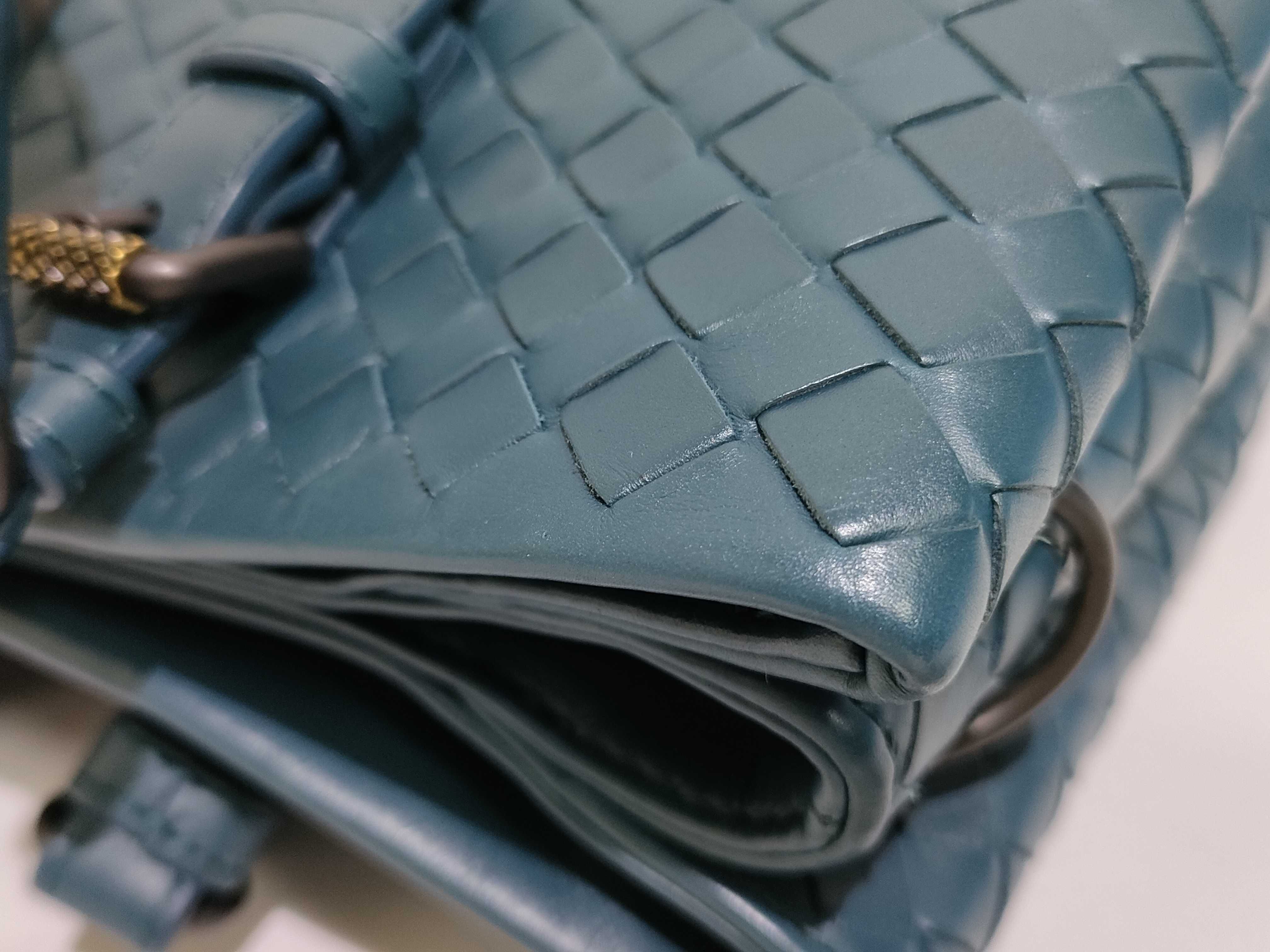 Intrecciato Bottega Veneta Leather 2-Way Handbag Navy Handbag — view 14