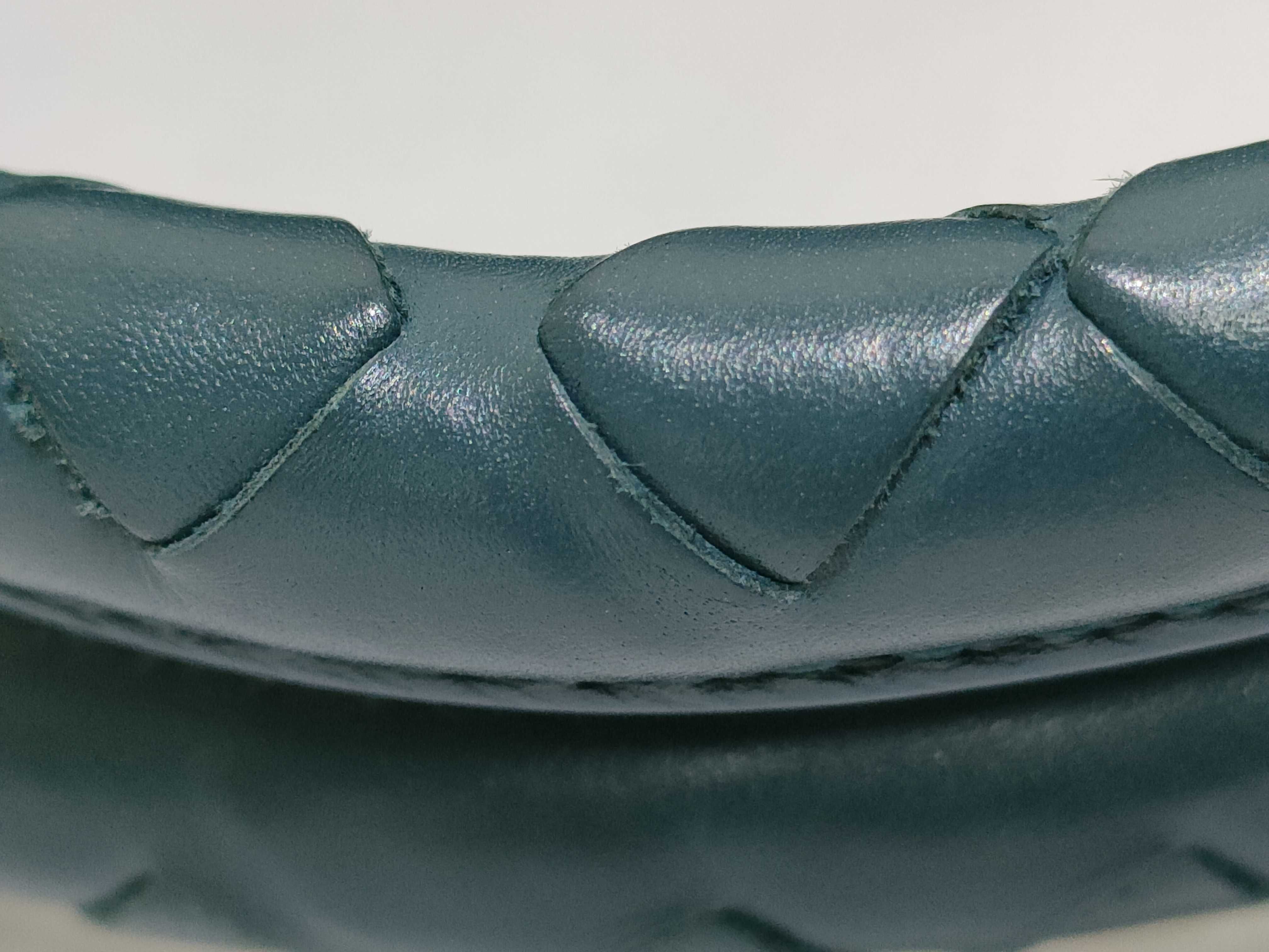 Intrecciato Bottega Veneta Leather 2-Way Handbag Navy Handbag — view 4