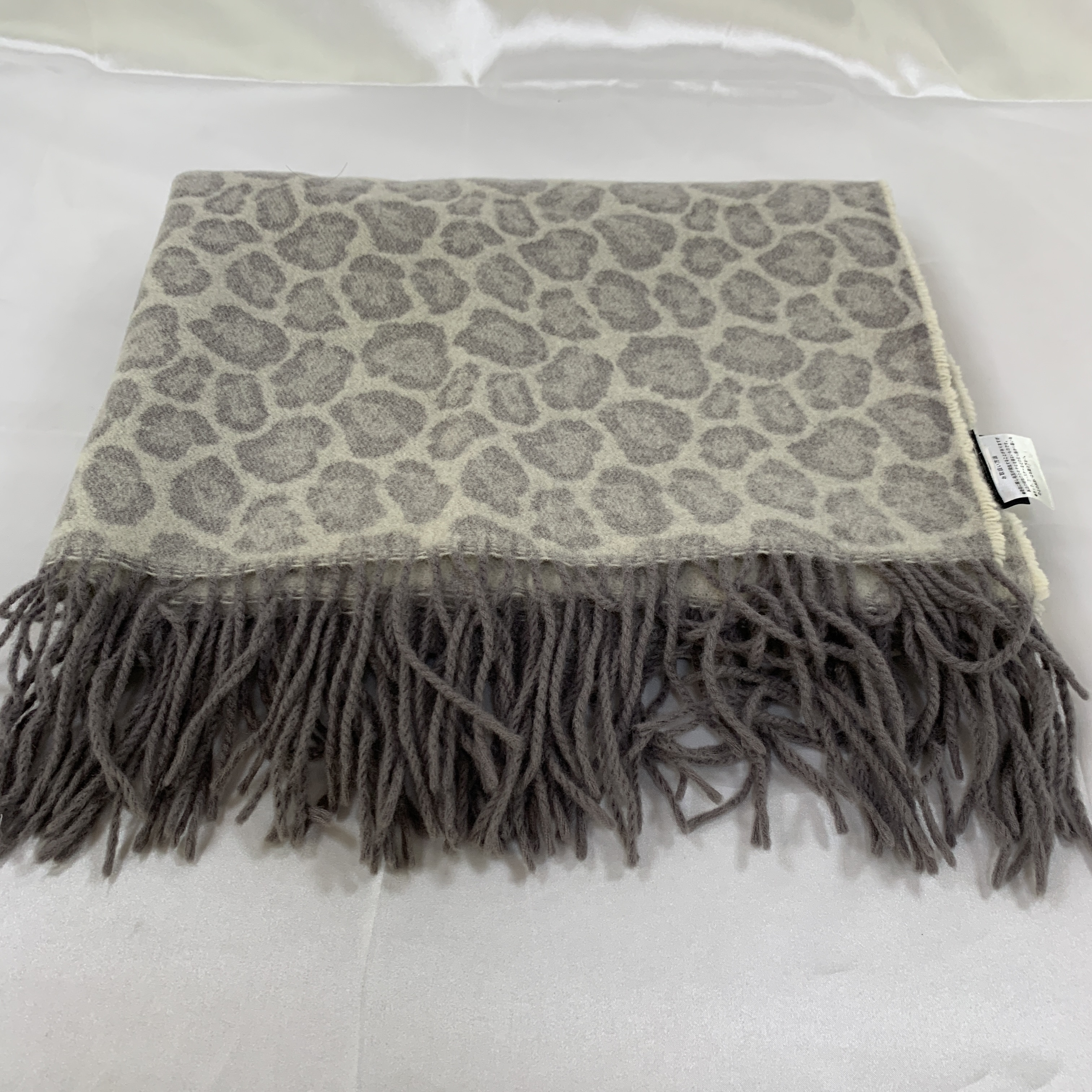 blankets, stoles, and other accessories — view 9