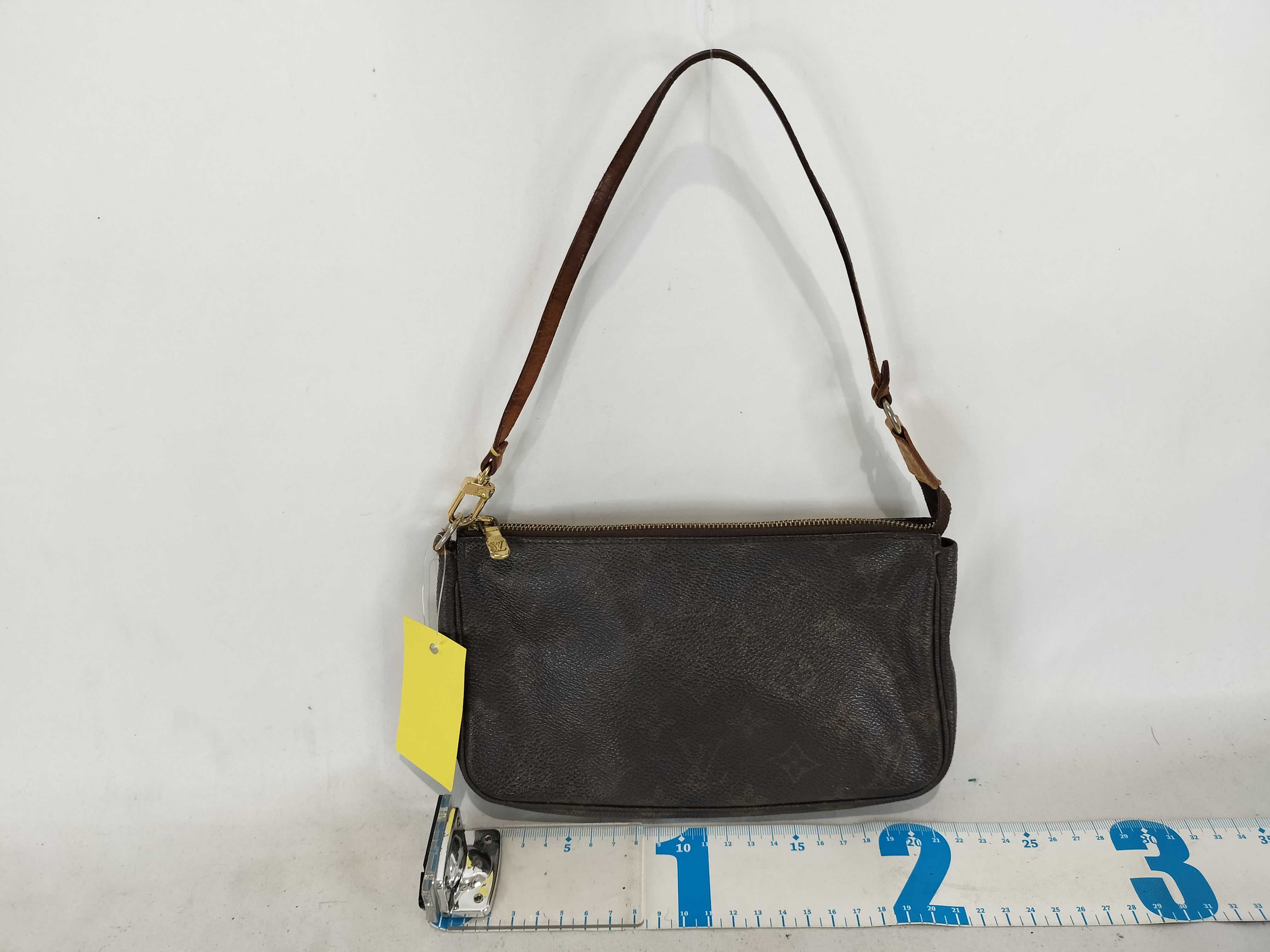 Monogram Pochette Accessoires VI0030 Handbag — view 2