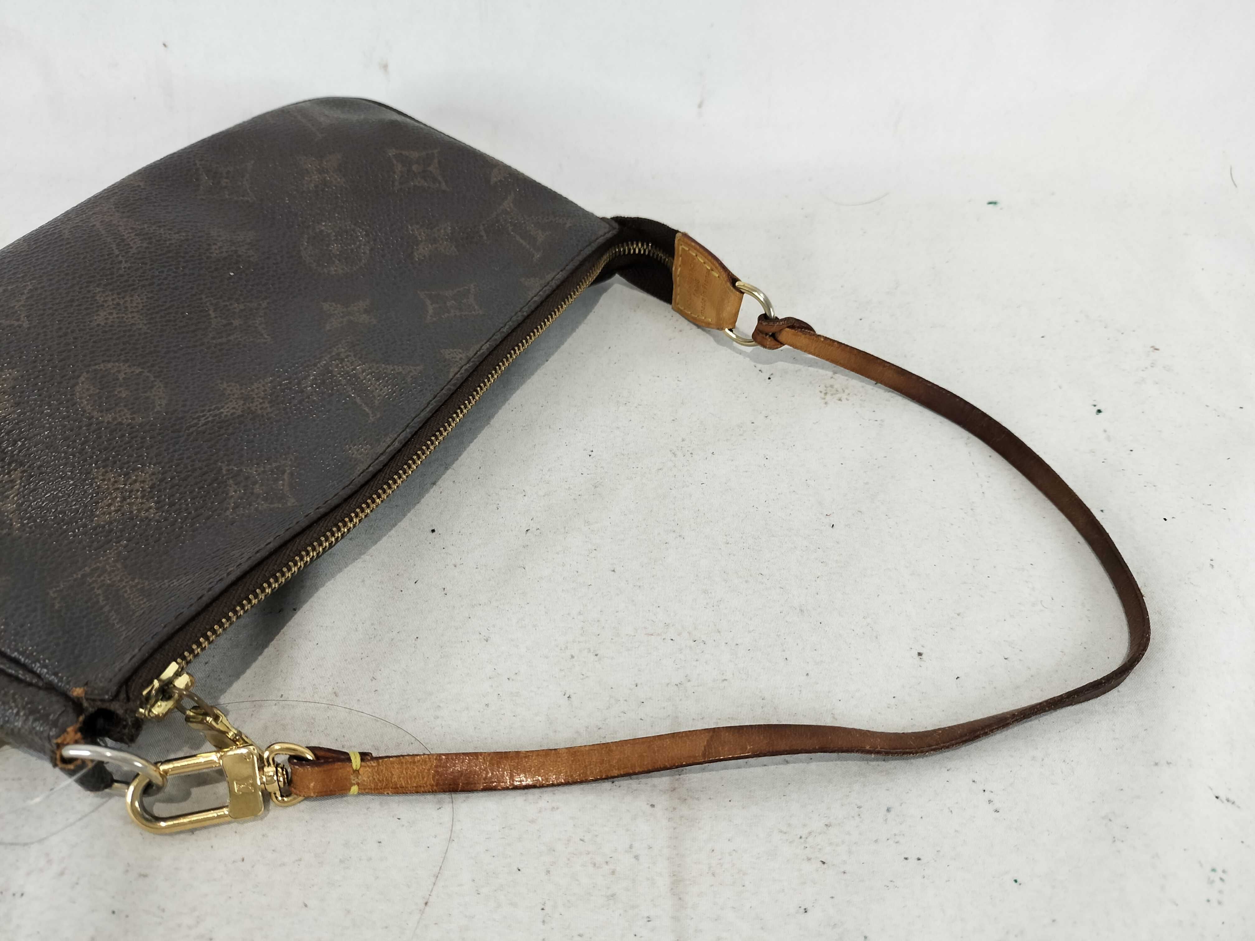 Monogram Pochette Accessoires VI0030 Handbag — view 3