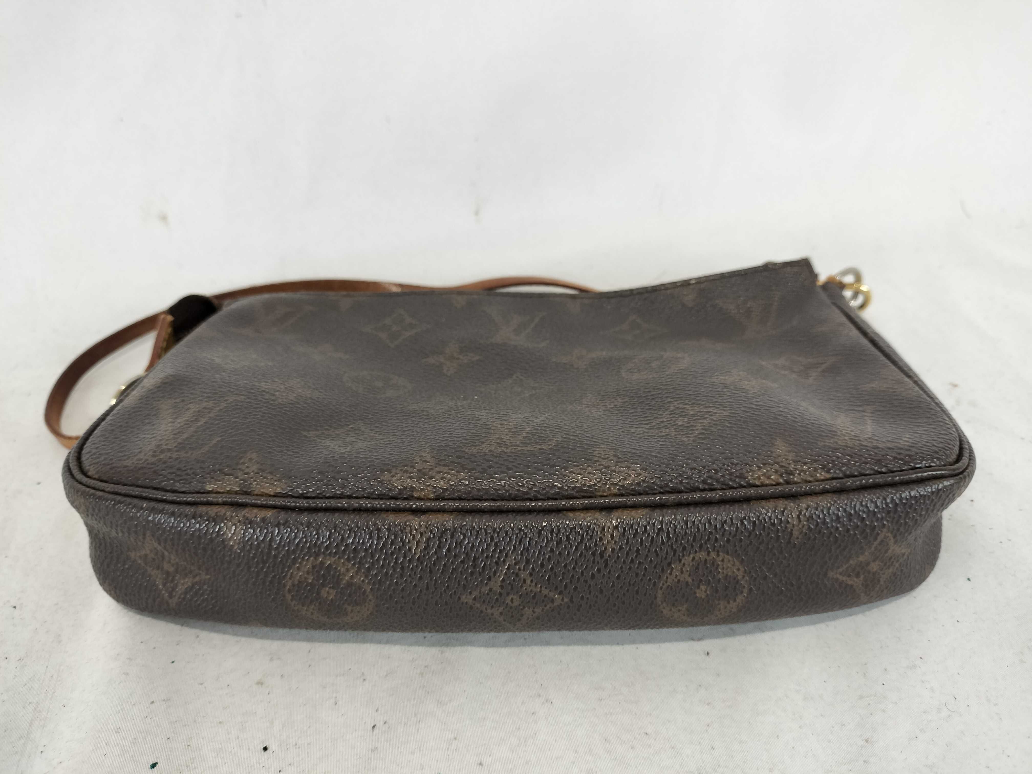 Monogram Pochette Accessoires VI0030 Handbag — view 7