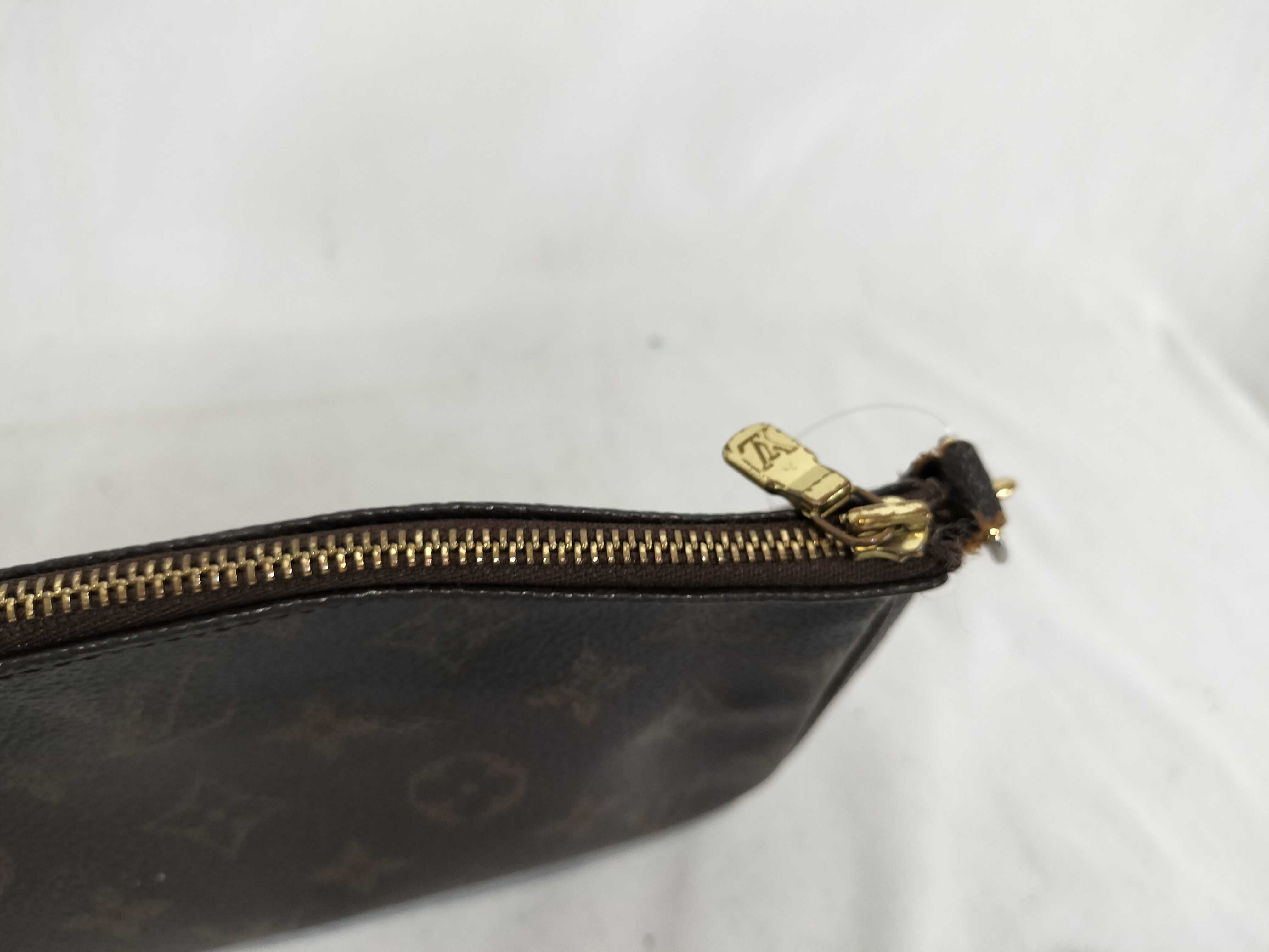 Monogram Pochette Accessoires VI0030 Handbag — view 8