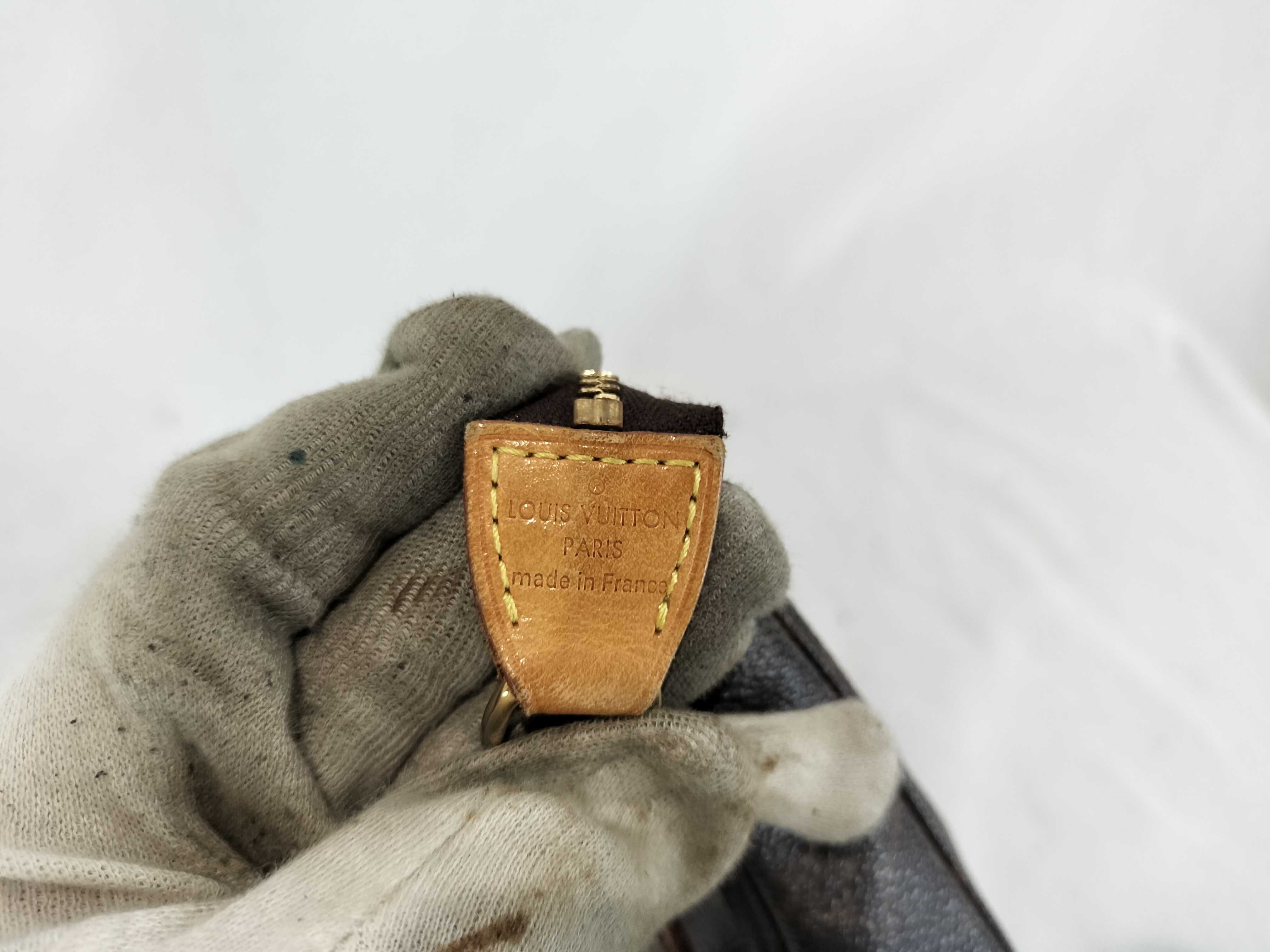 Monogram Pochette Accessoires VI0030 Handbag — view 9