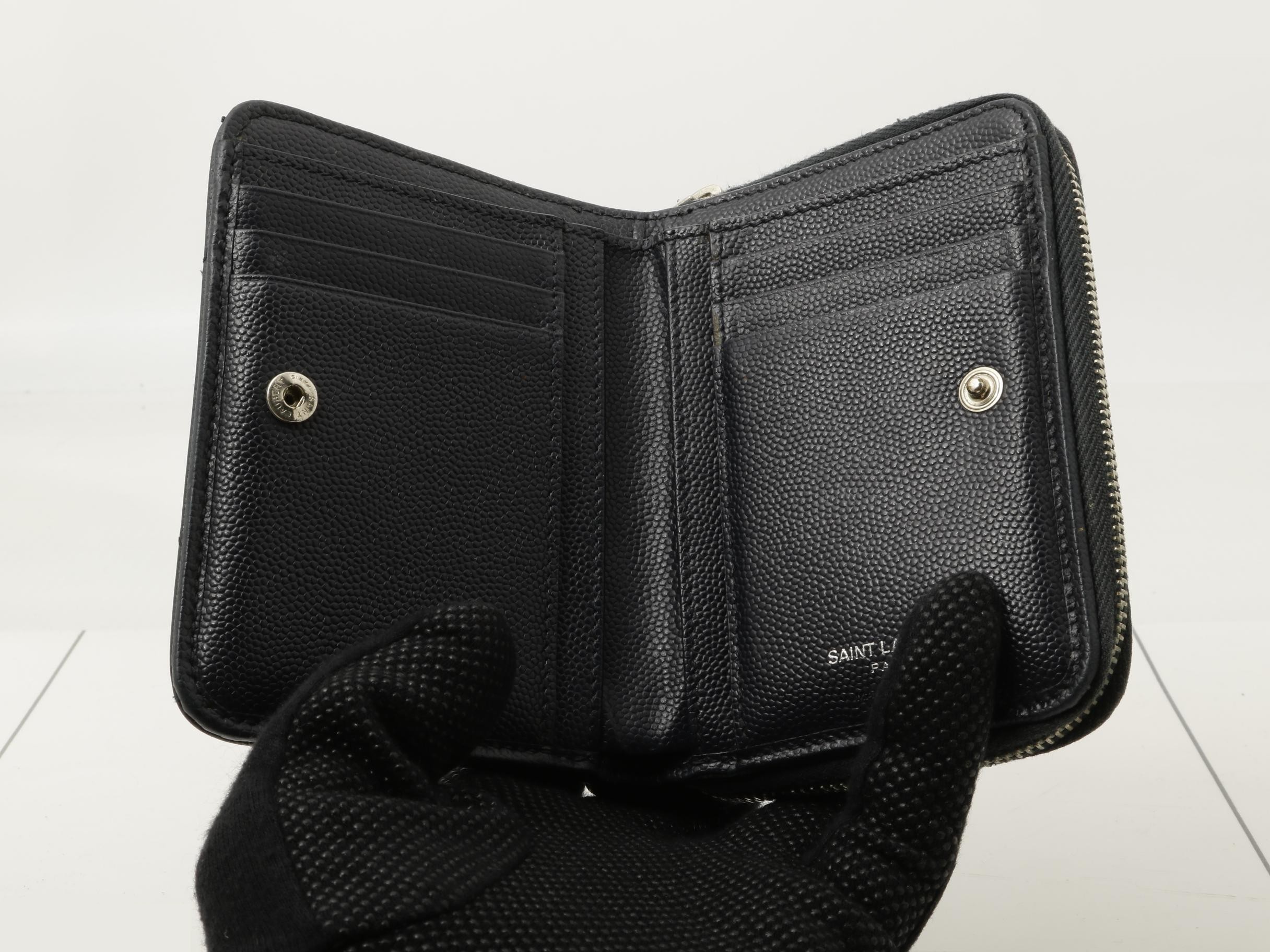 Other lines: Bags and Wallets — view 4