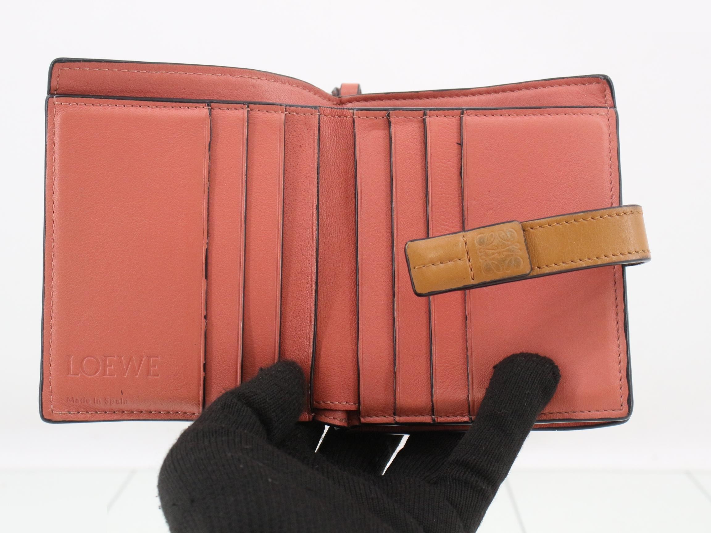 Anagram wallet — view 4