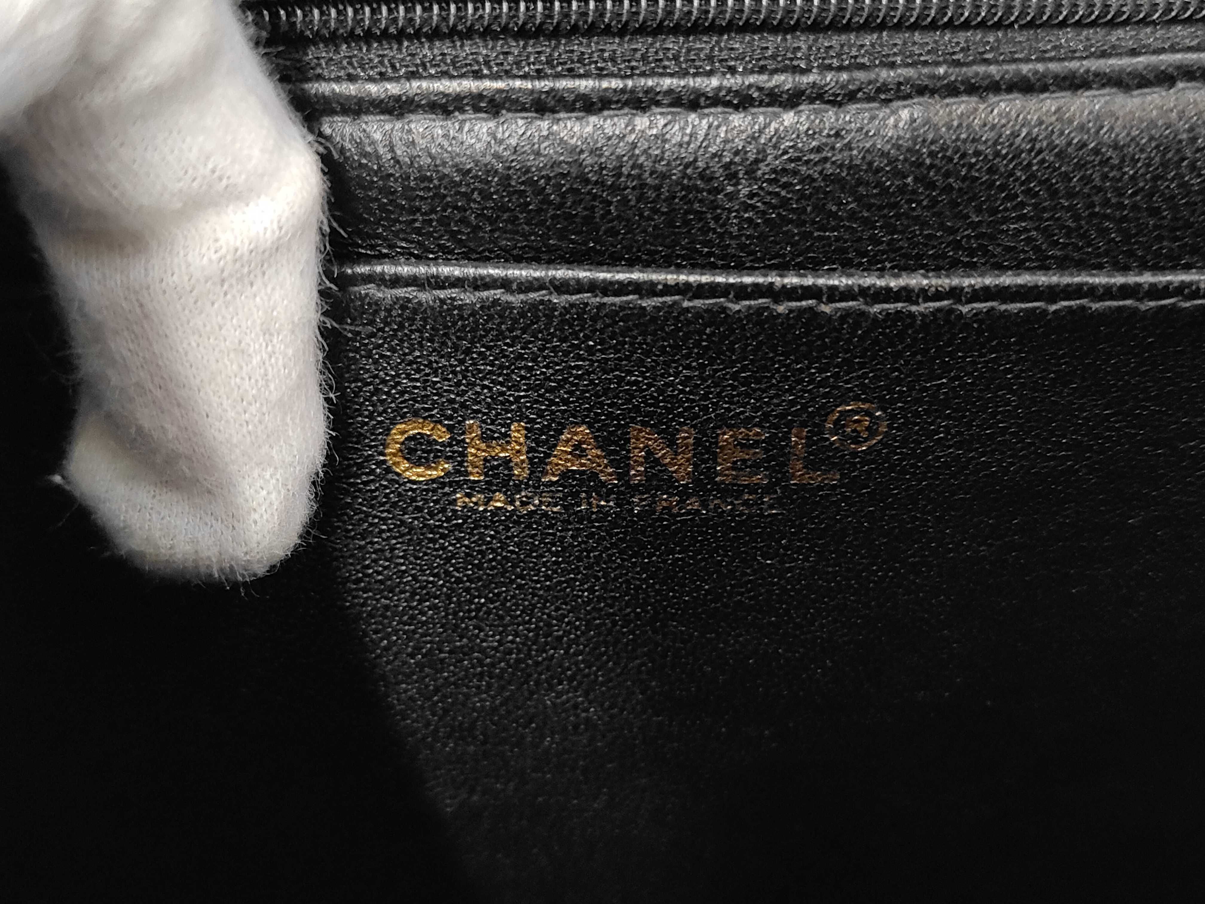 Caviar Skin Matelassé Handbag Black — view 9