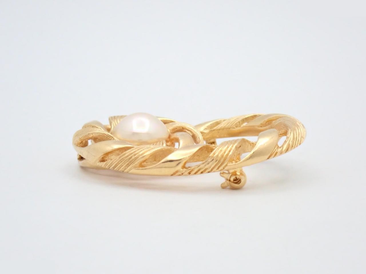 Pearl Circle Brooch — view 3