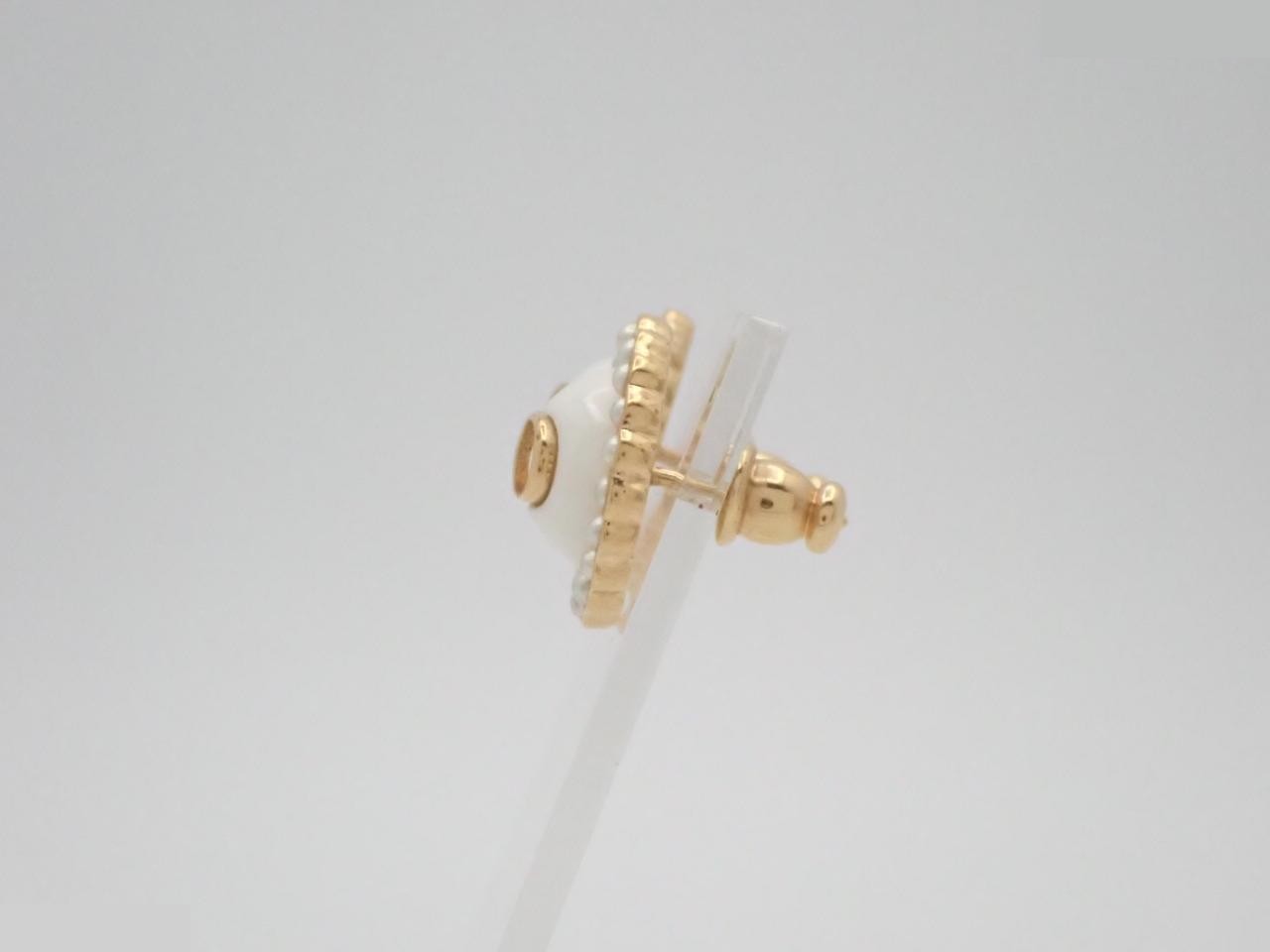 Petit Pearl CD Logo Other Line Precious Metal Earrings — view 3