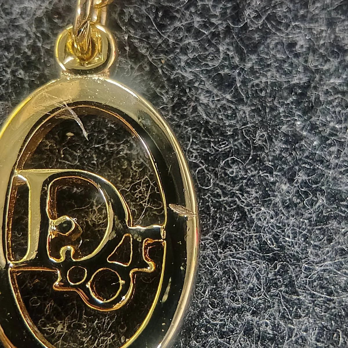 logo necklace, GP gold. Shows — view 7
