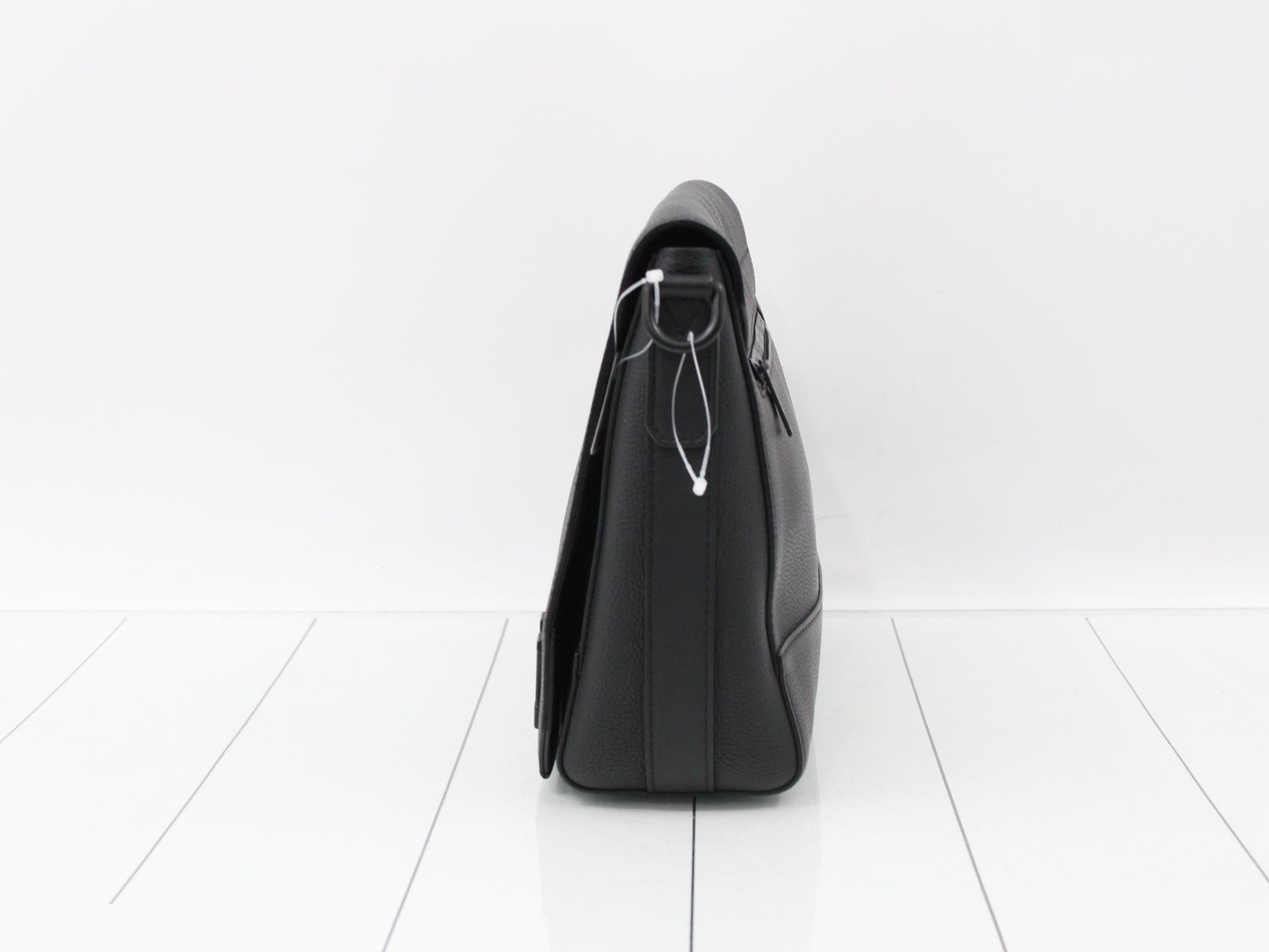 Aero Messenger Bag Shoulder Bag — view 3