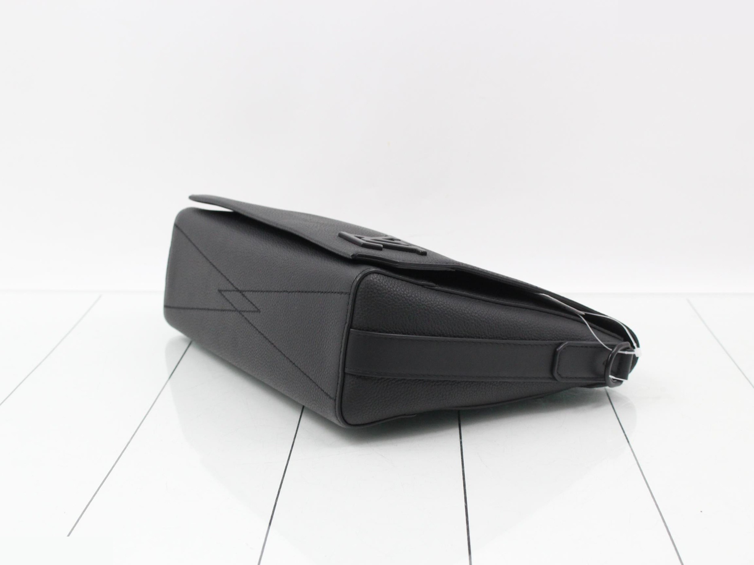 Aero Messenger Bag Shoulder Bag — view 6
